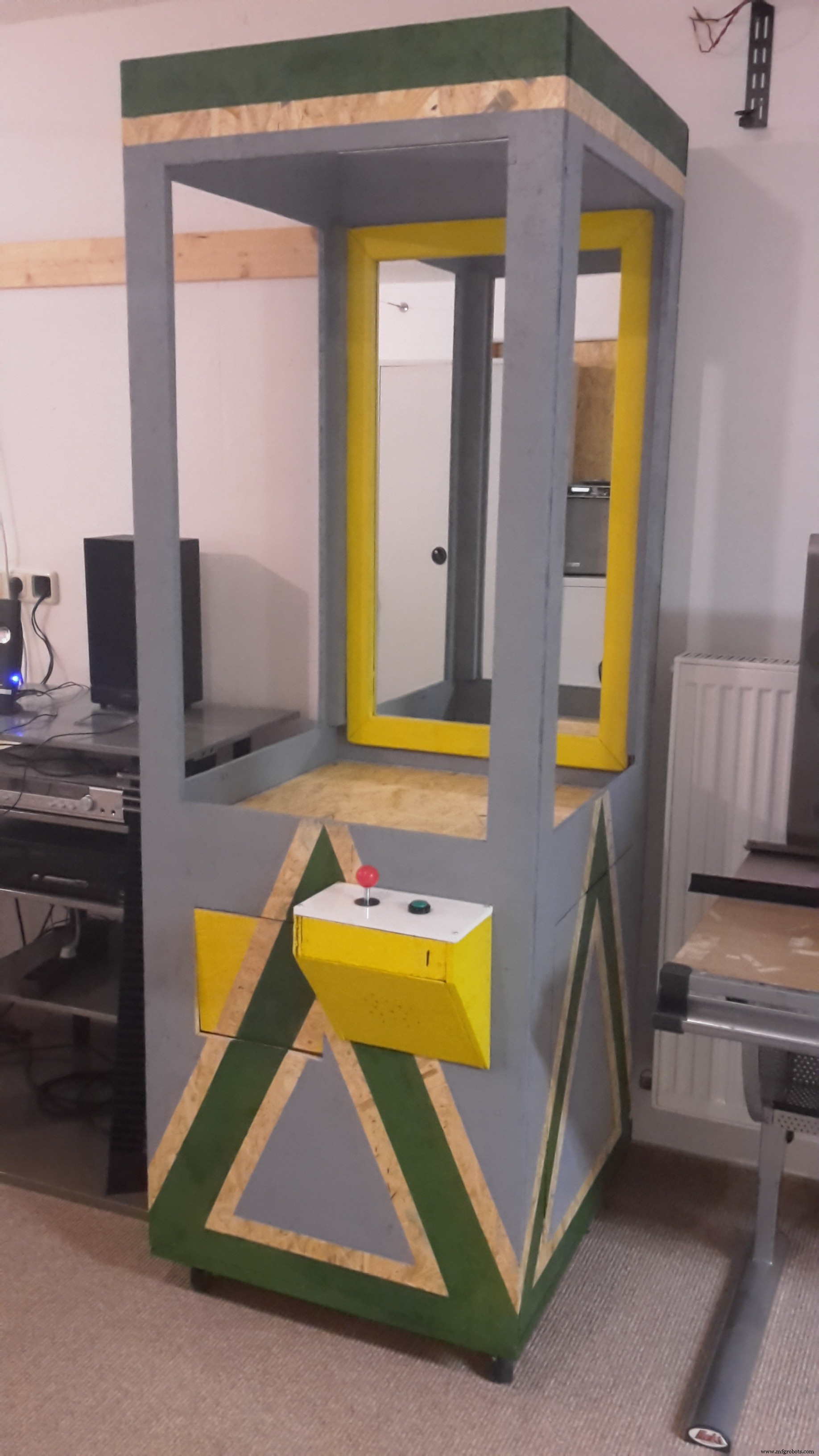 DIY Arduino Claw Machine – Build Your Own Arcade Toy