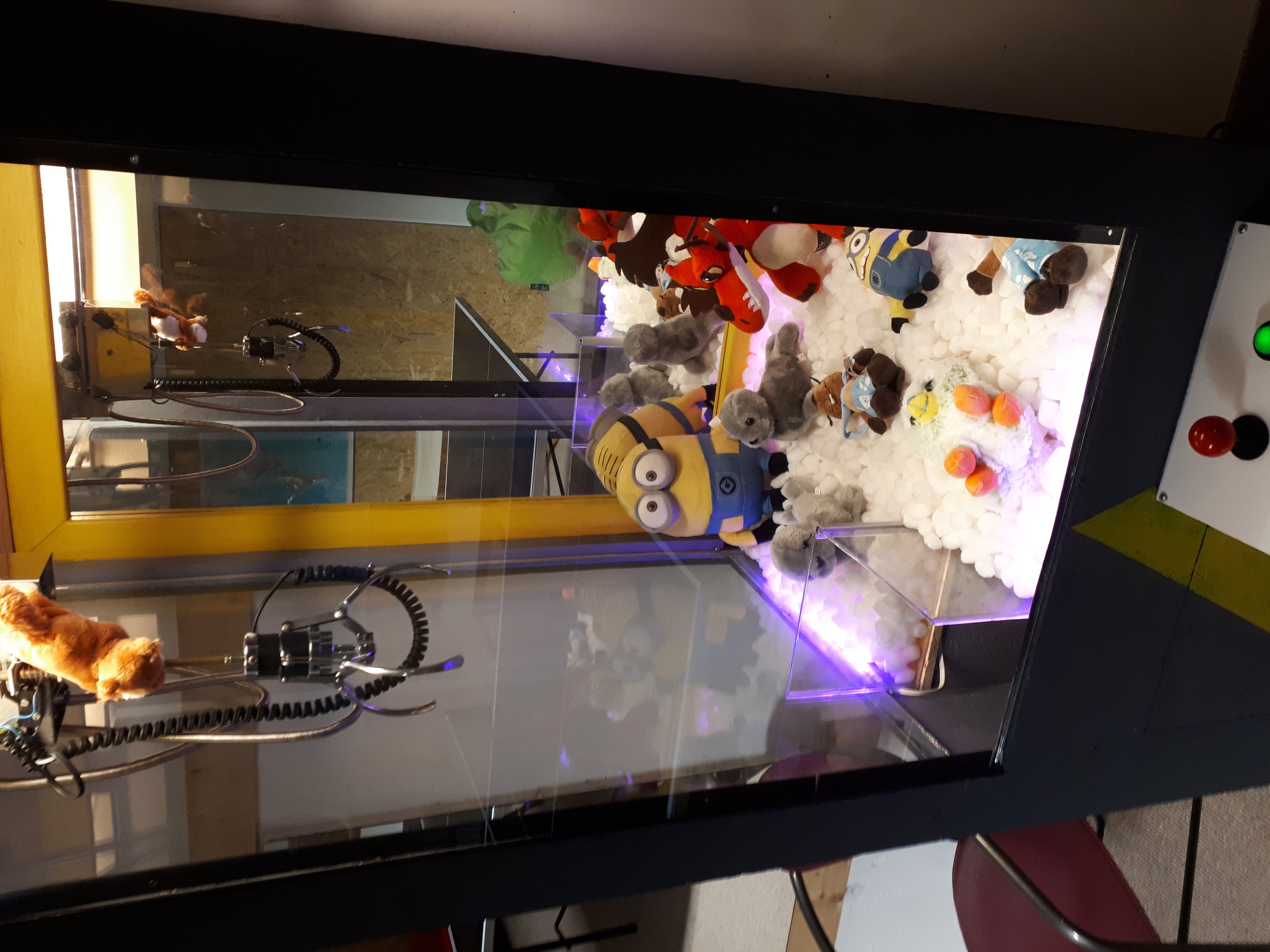DIY Arduino Claw Machine – Build Your Own Arcade Toy
