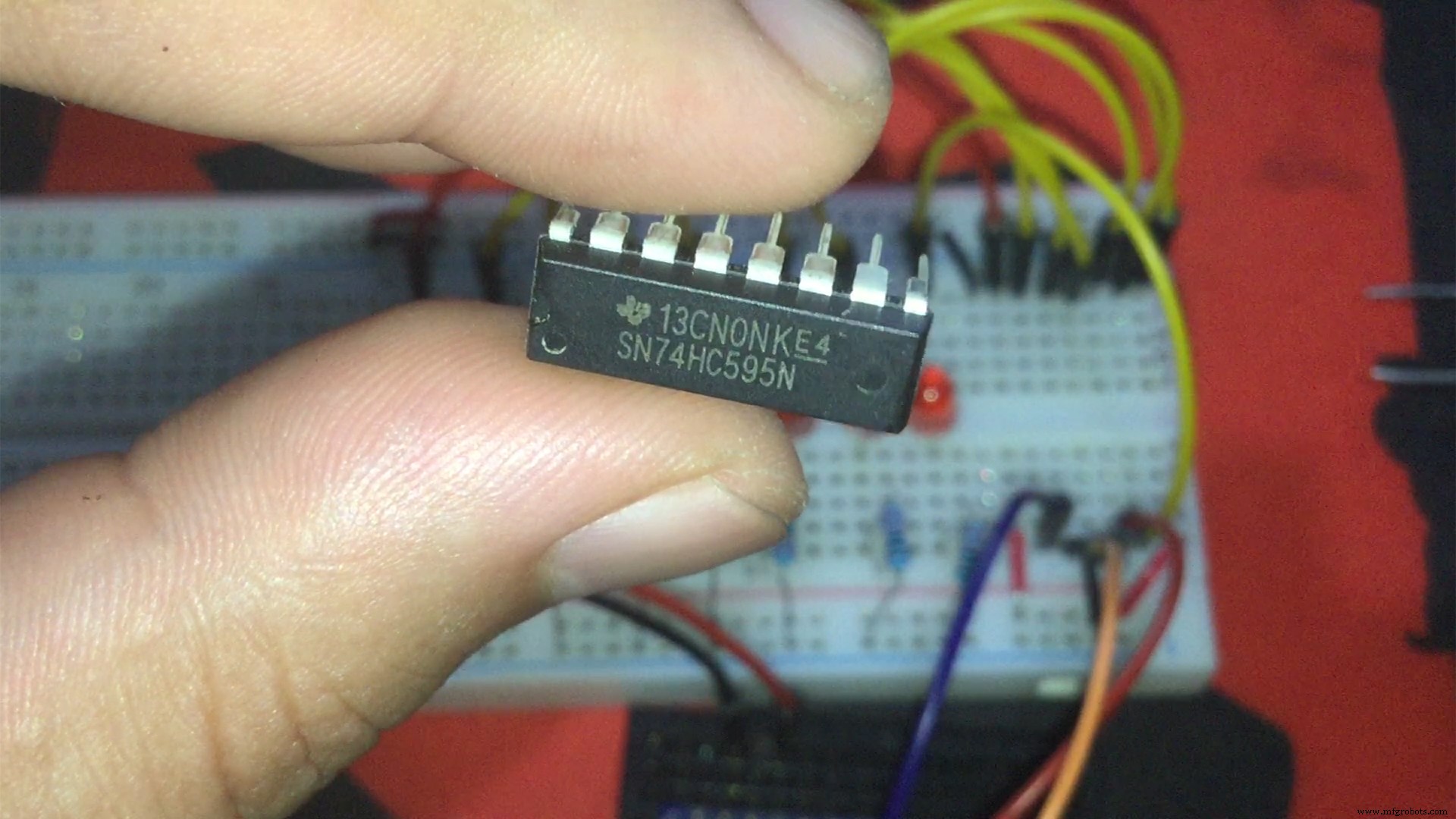 Controlling 32 LEDs with Arduino Nano and 4x 74HC595 Shift Registers – A Beginner’s Guide