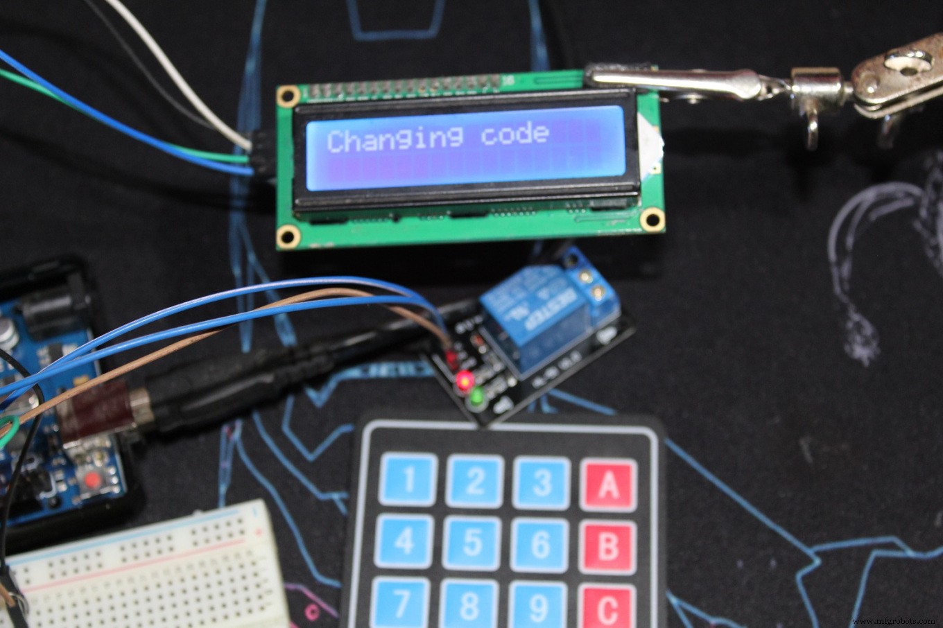 Arduino Keypad Door Lock with User-Defined Code