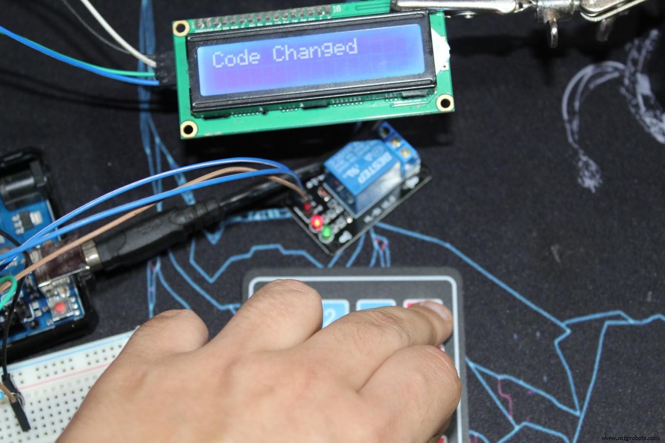 Arduino Keypad Door Lock with User-Defined Code