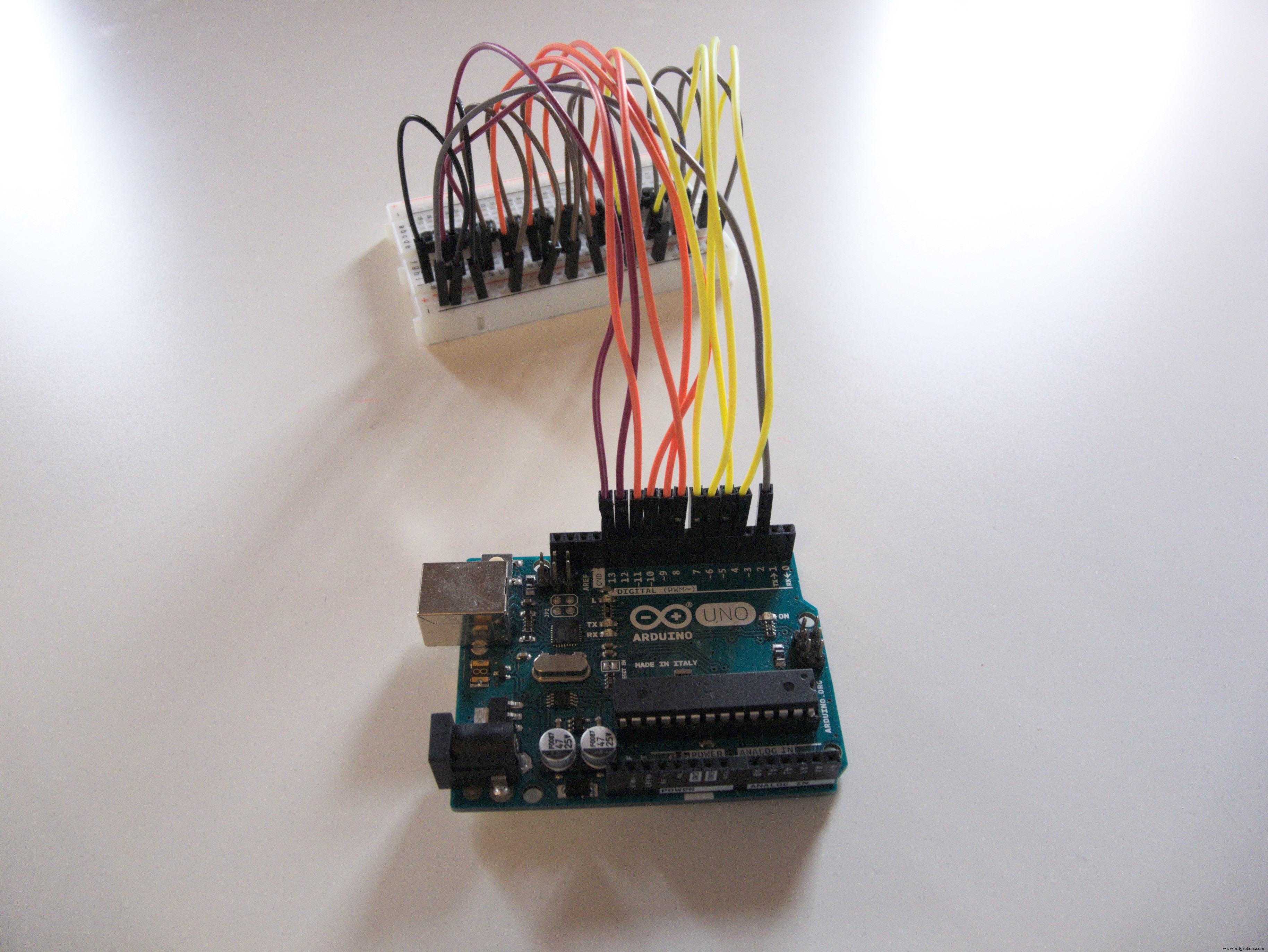 Efficiently Control 10 Buttons with a Single Interrupt on Arduino UNO