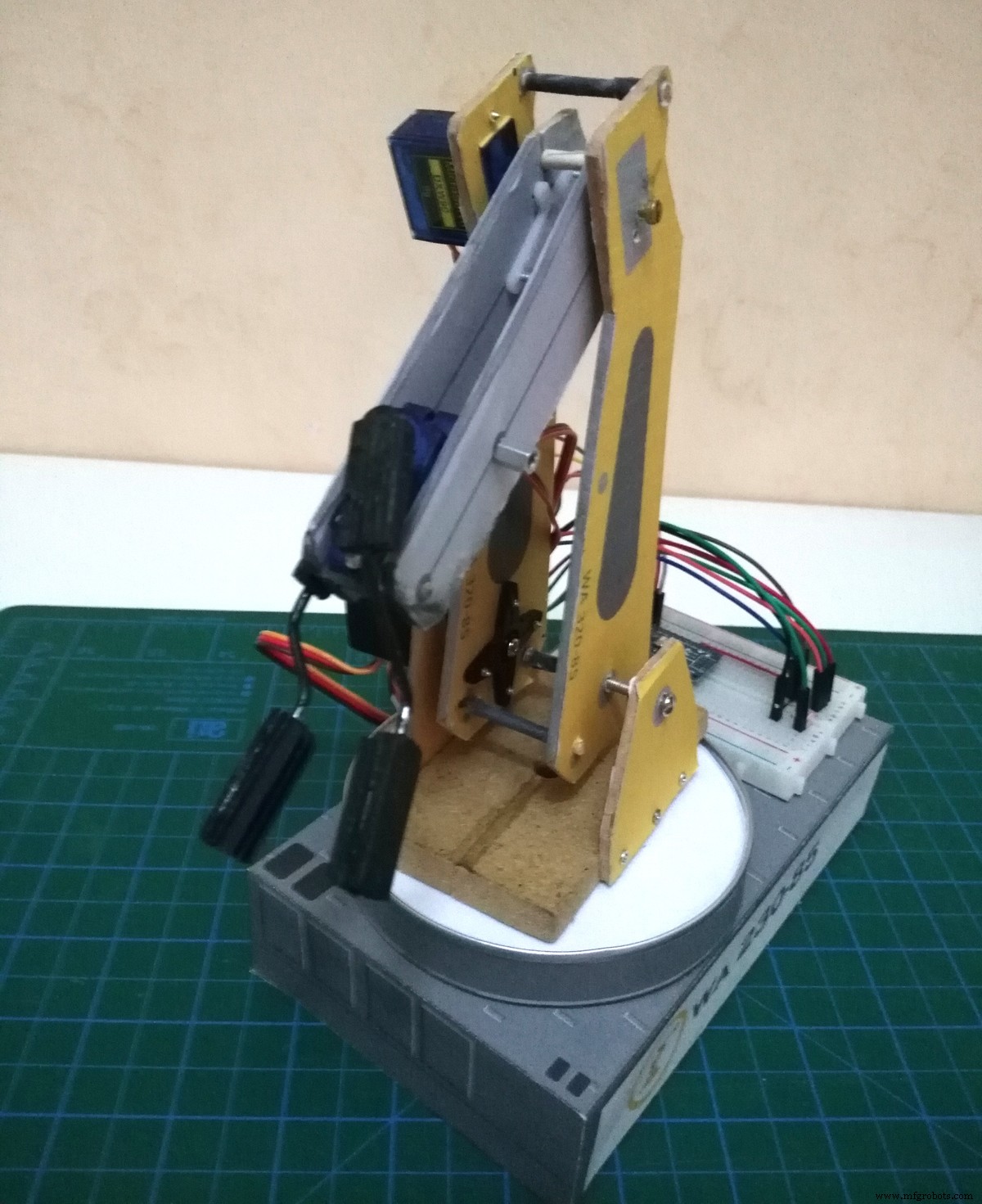 Build a Precise PC‑Controlled Robotic Arm with Arduino Nano & Tower Pro MG996R Servos