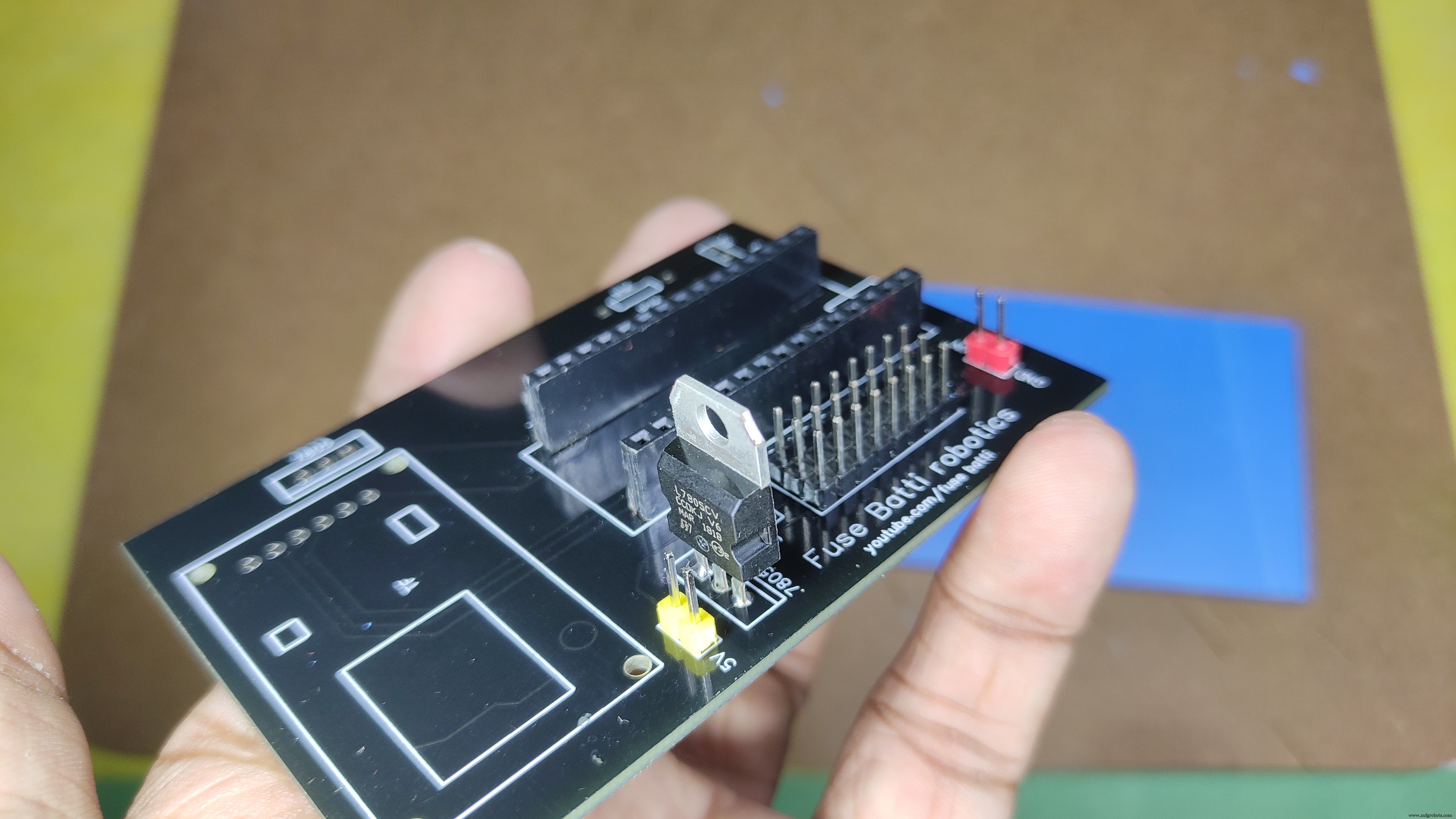 Build Your Own AI Assistant Robot Using Arduino & Python