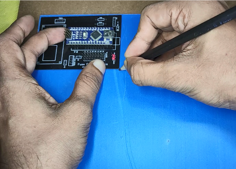 Build Your Own AI Assistant Robot Using Arduino & Python