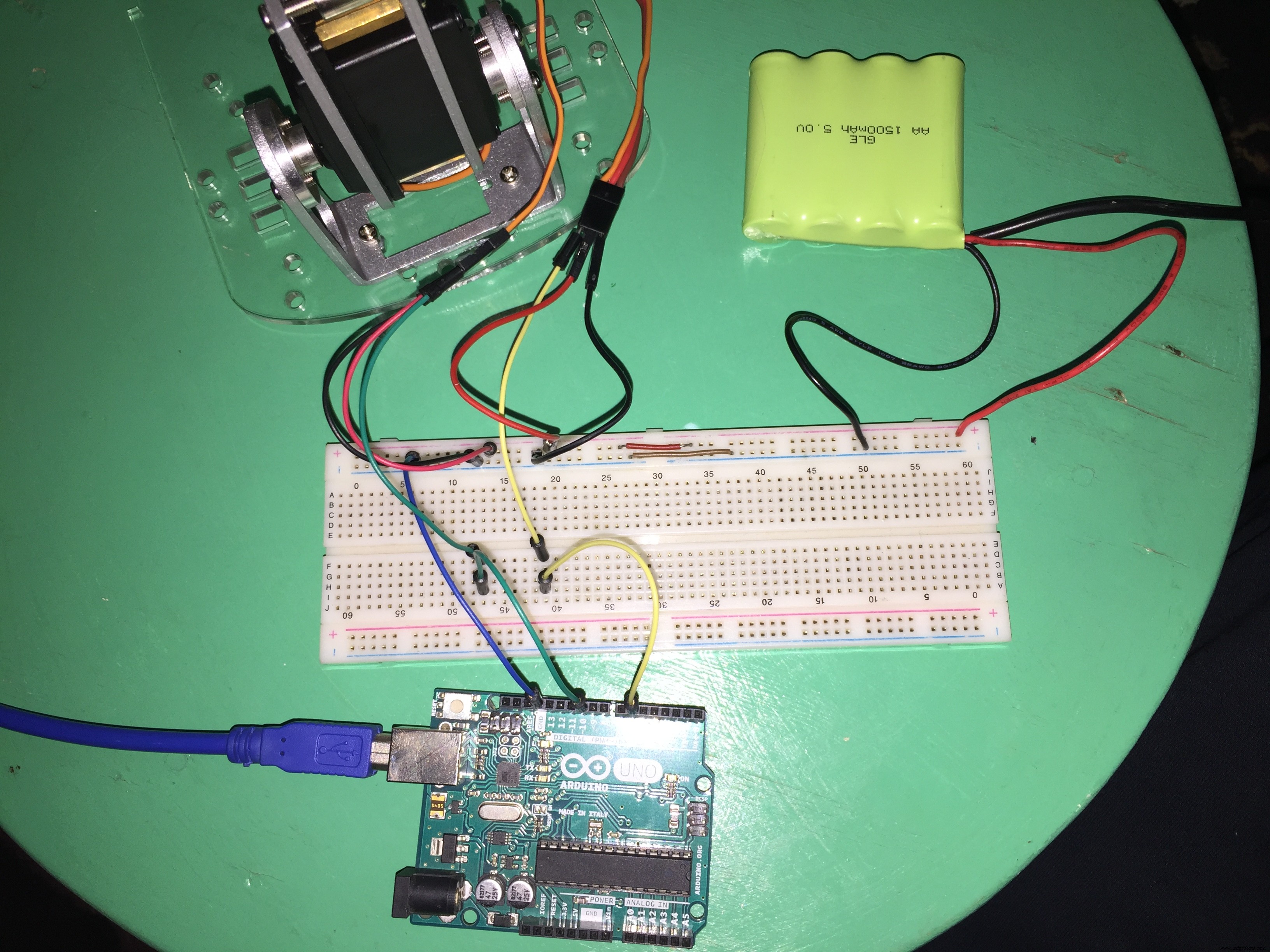 Bluetooth‑Controlled Pick‑and‑Place Robot Kit: Arduino UNO + 2‑DOF Arm & Smart Car Chassis