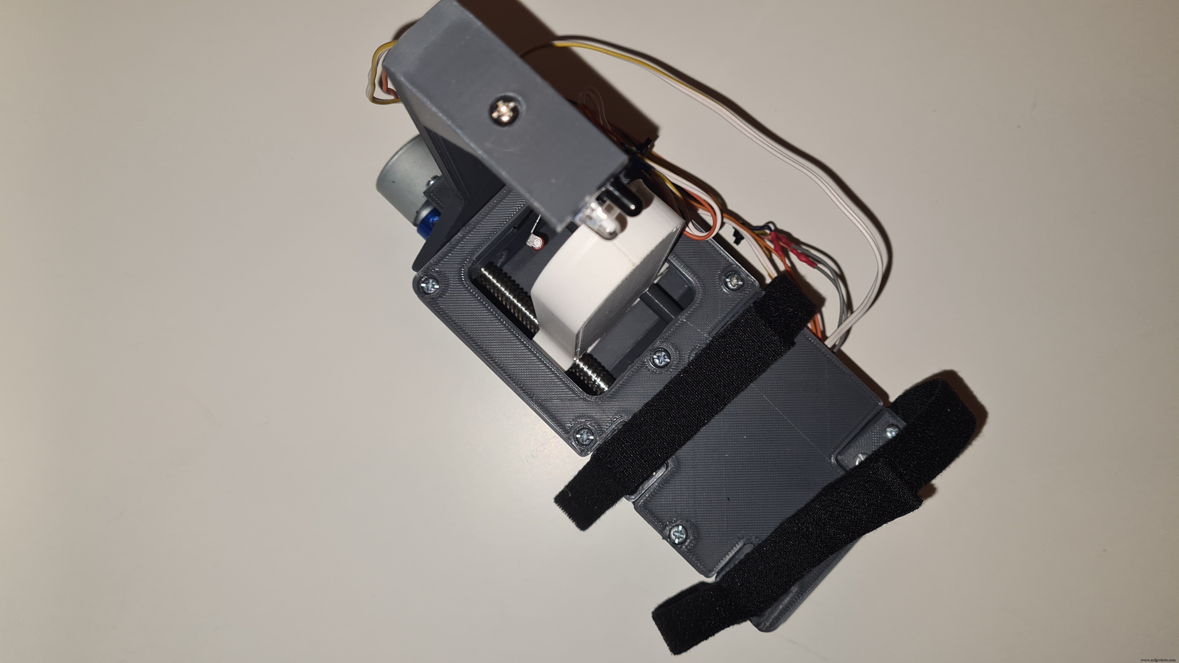 Smart Automatic Hand Sanitizer – Effortless Hygiene with Arduino-Controlled System