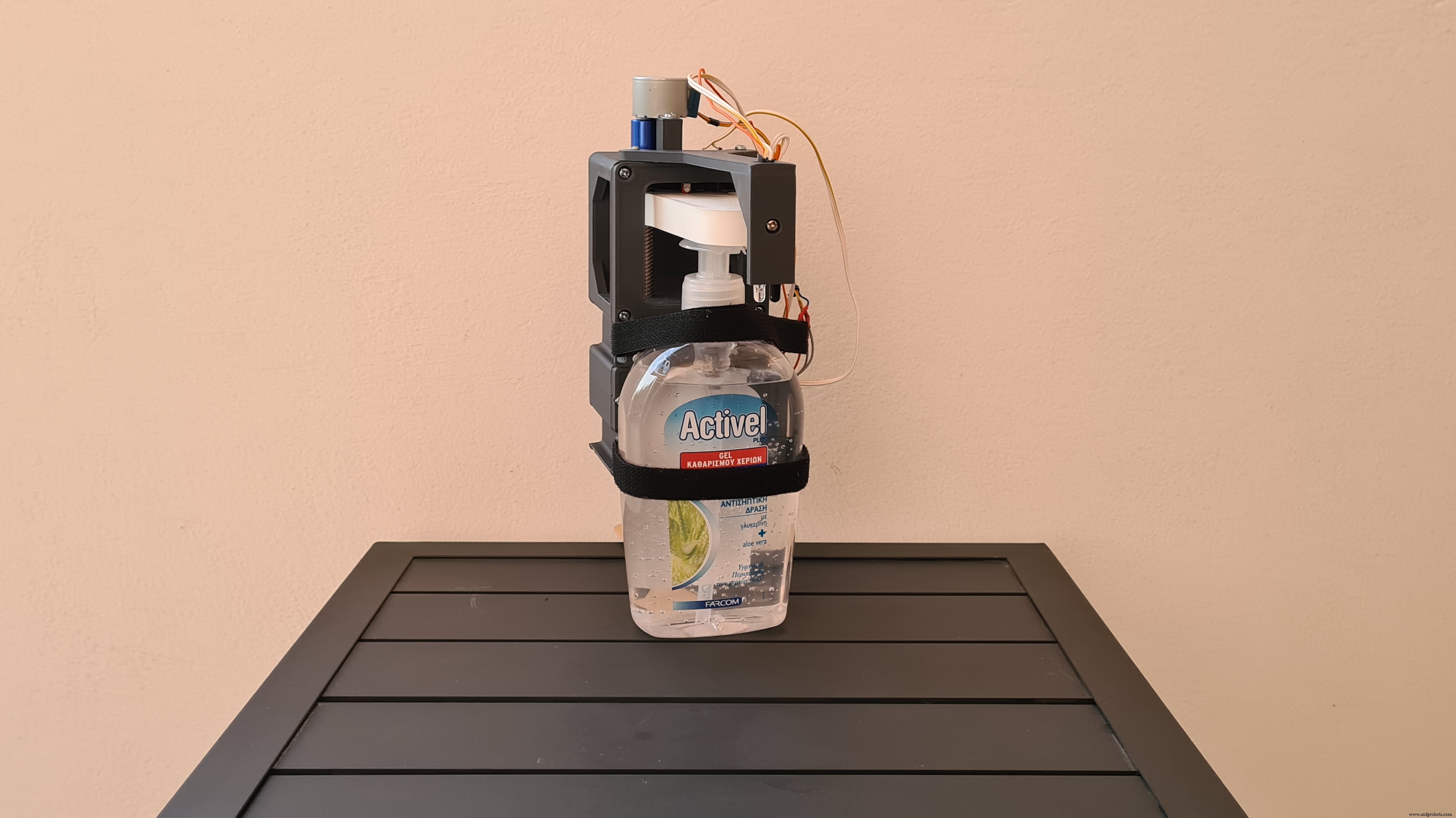 Smart Automatic Hand Sanitizer – Effortless Hygiene with Arduino-Controlled System