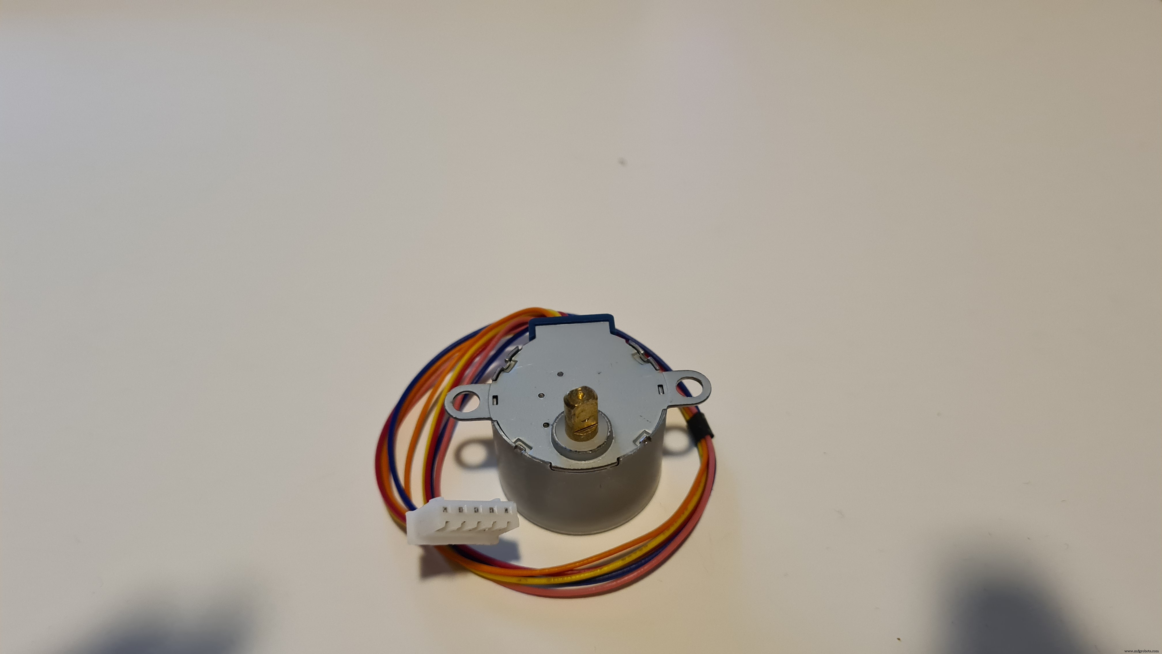 Smart Automatic Hand Sanitizer – Effortless Hygiene with Arduino-Controlled System