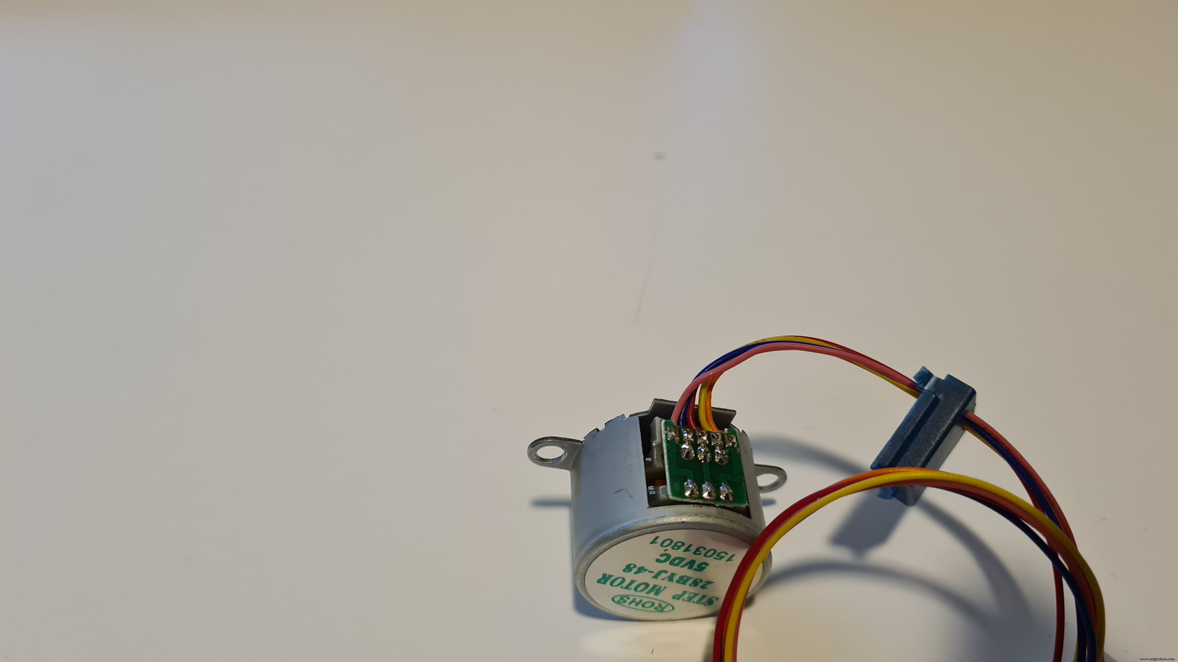 Smart Automatic Hand Sanitizer – Effortless Hygiene with Arduino-Controlled System