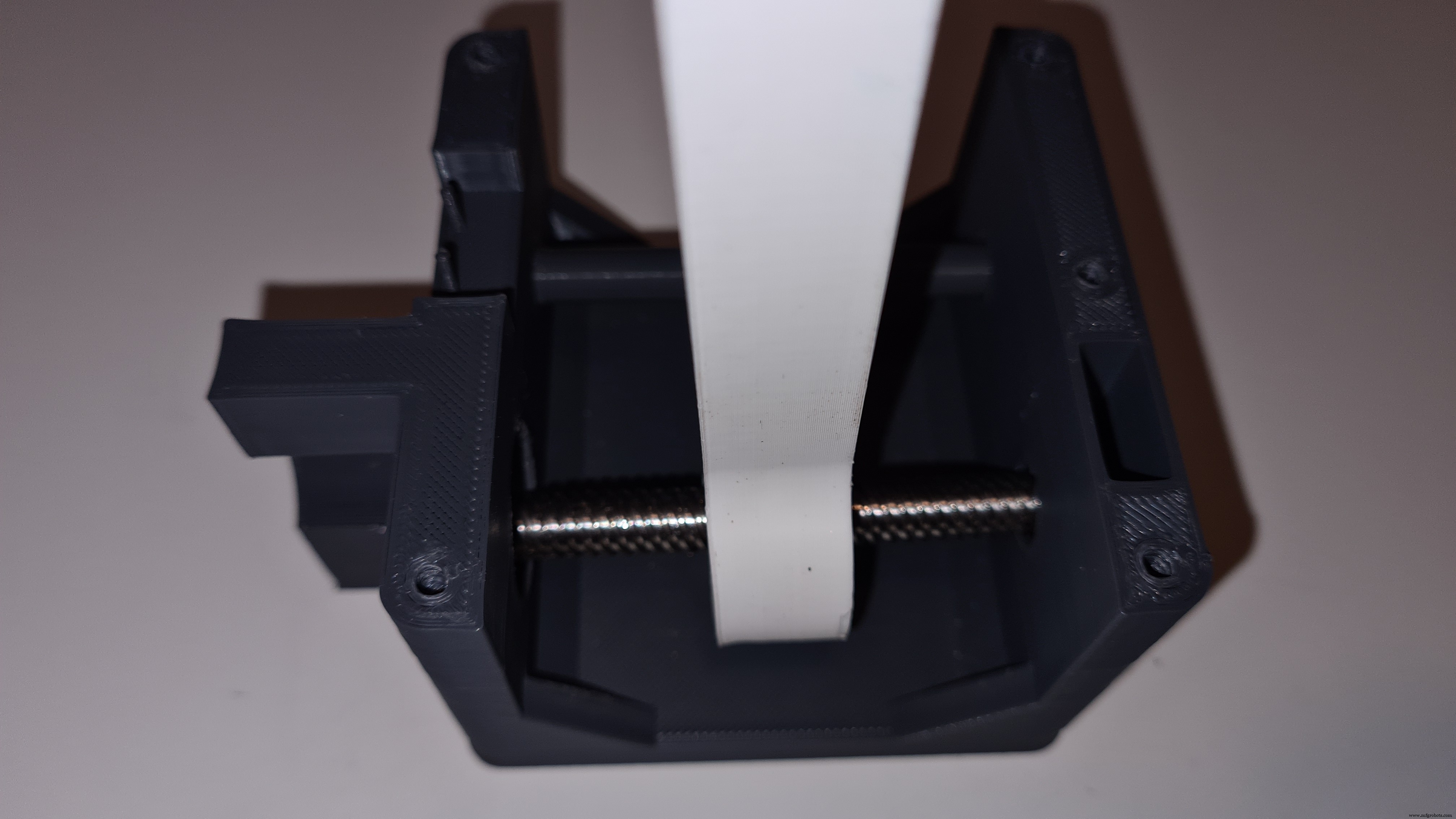 Smart Automatic Hand Sanitizer – Effortless Hygiene with Arduino-Controlled System