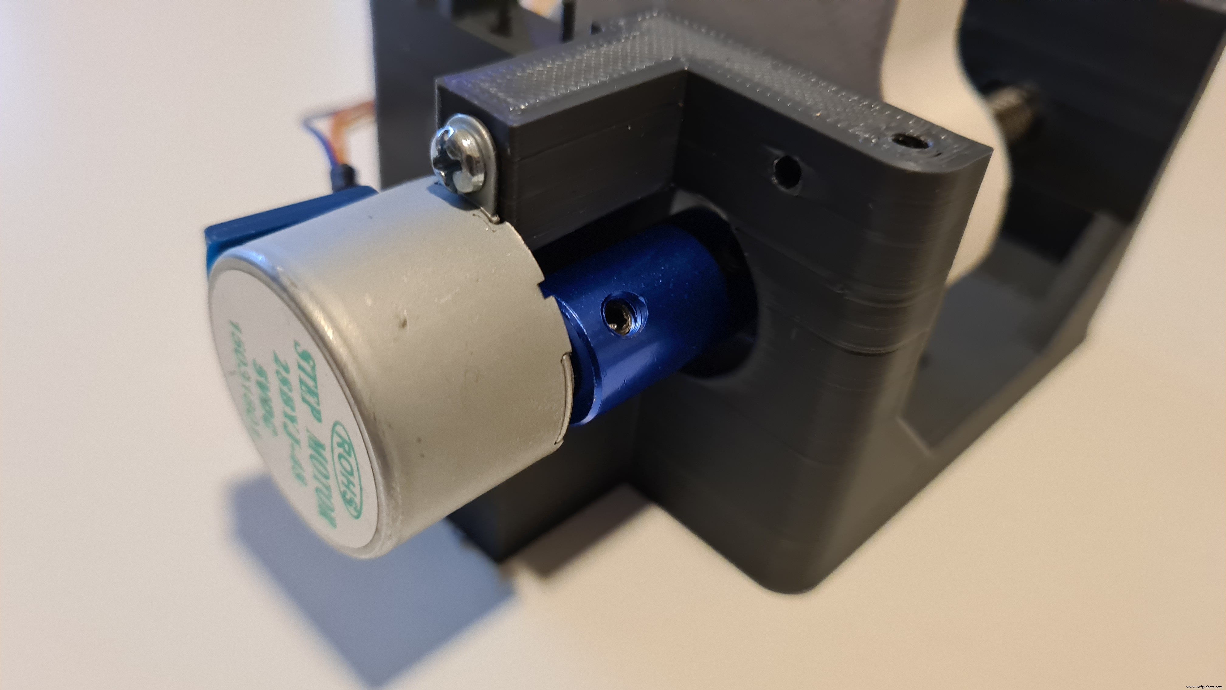 Smart Automatic Hand Sanitizer – Effortless Hygiene with Arduino-Controlled System