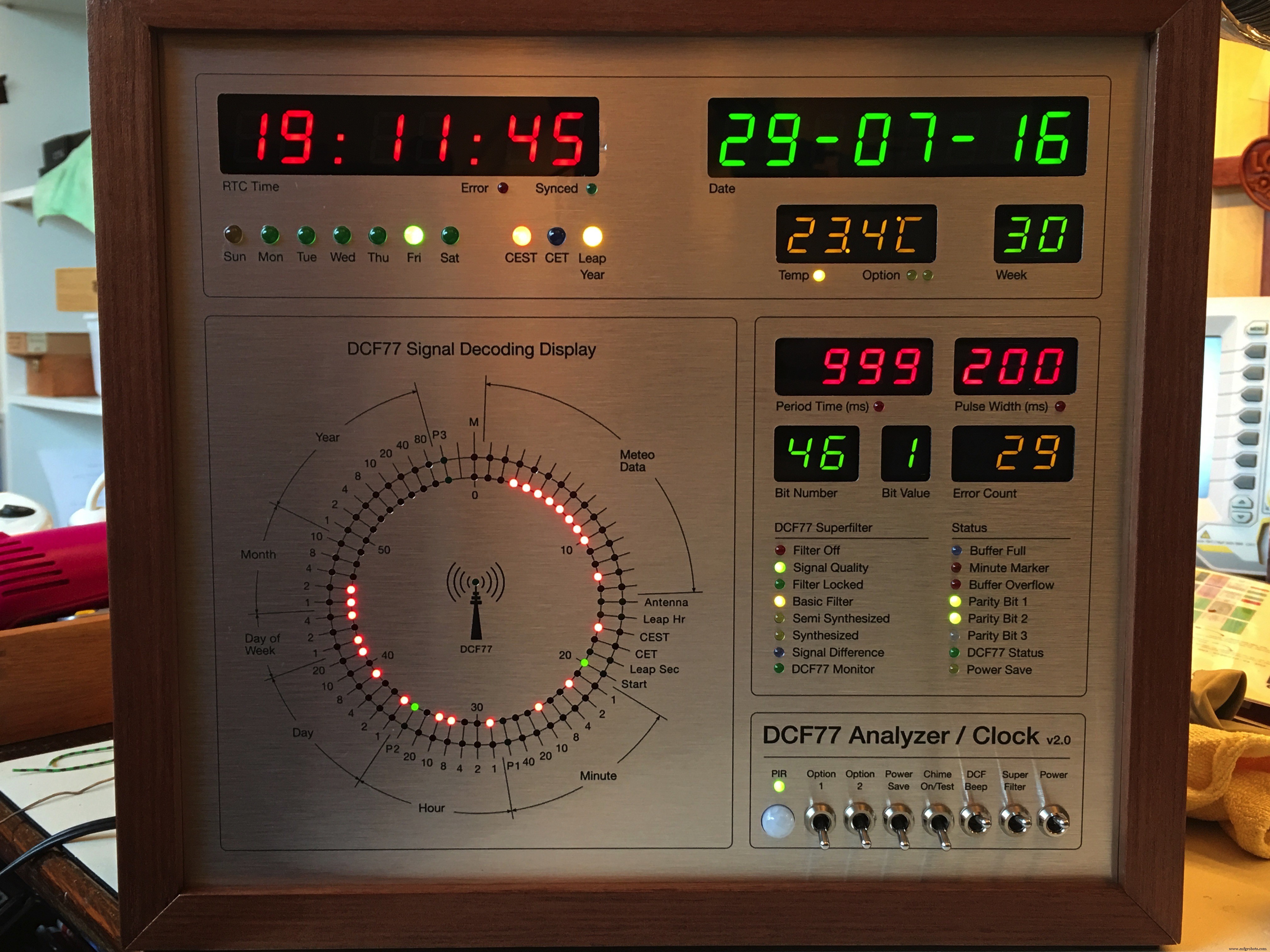 DCF77 Radio Clock & Analyzer v2.0 – Arduino Mega/UNO Project