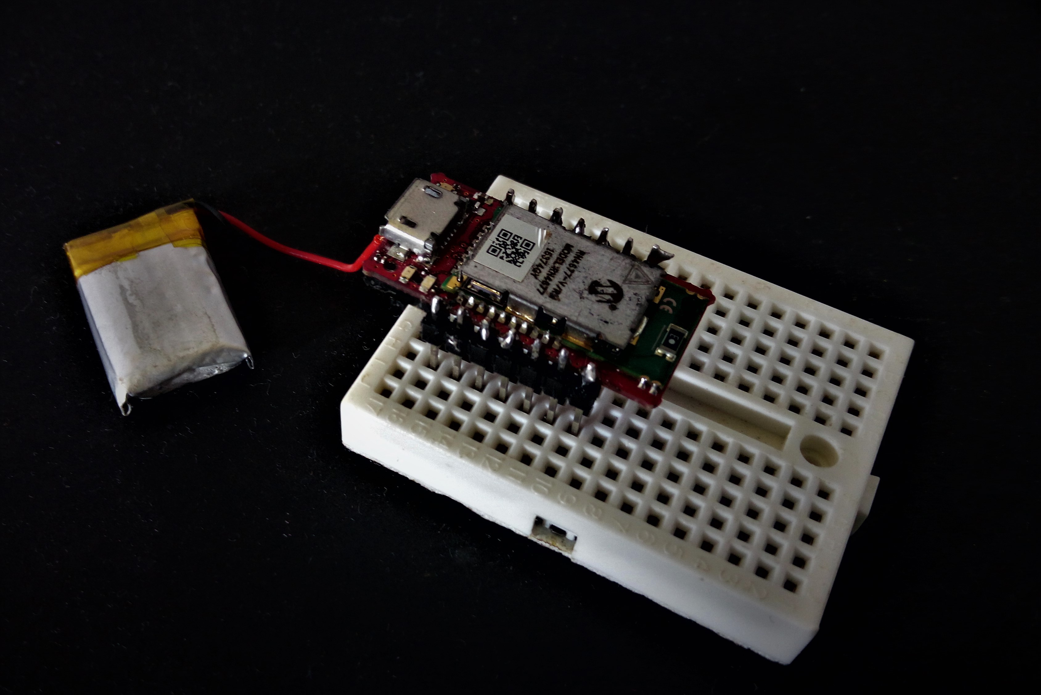 Health Band: Reliable Smart Wearable Assistant for Seniors