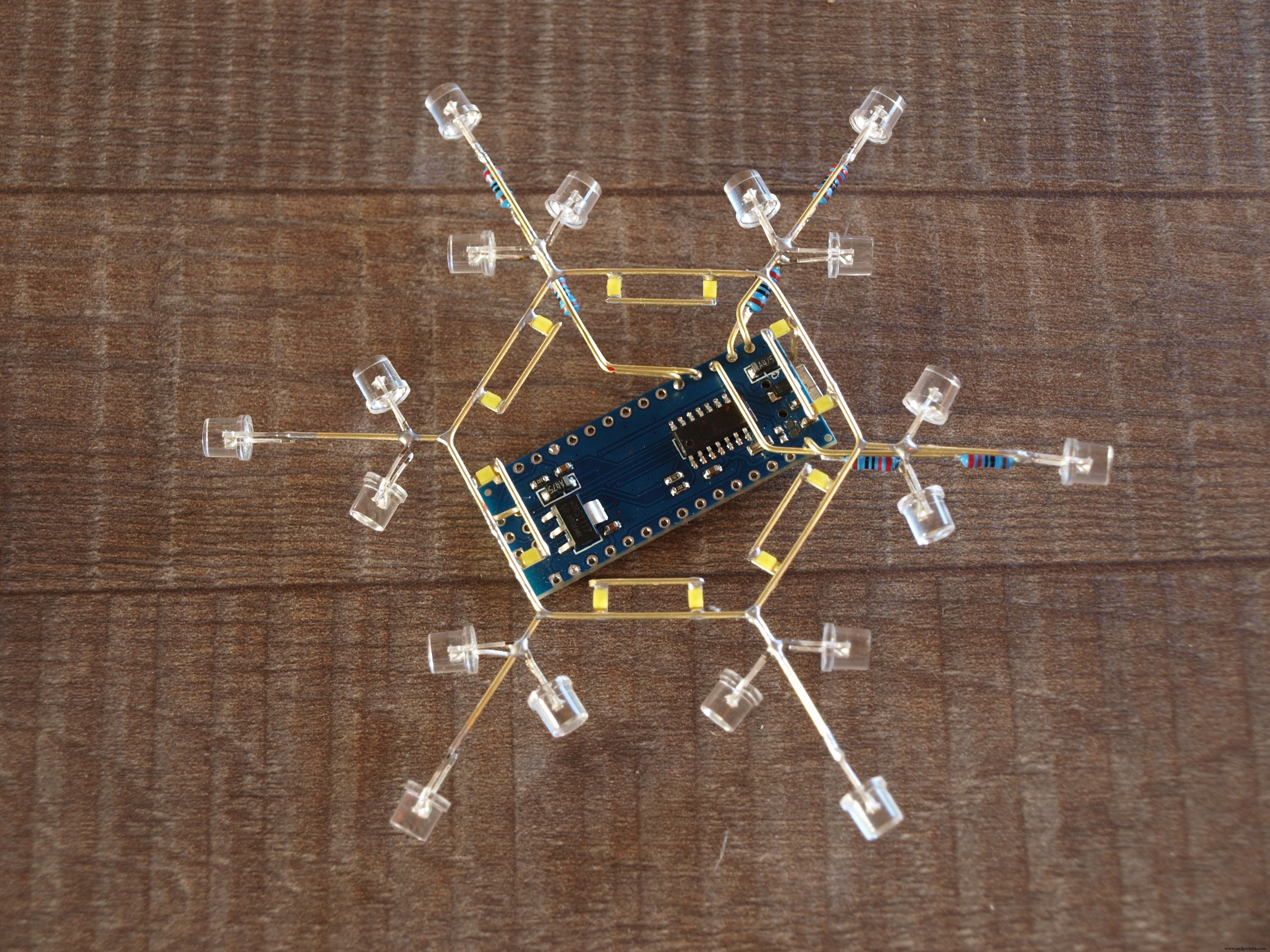 DIY Arduino Snowflake: 30‑LED LED Display Project