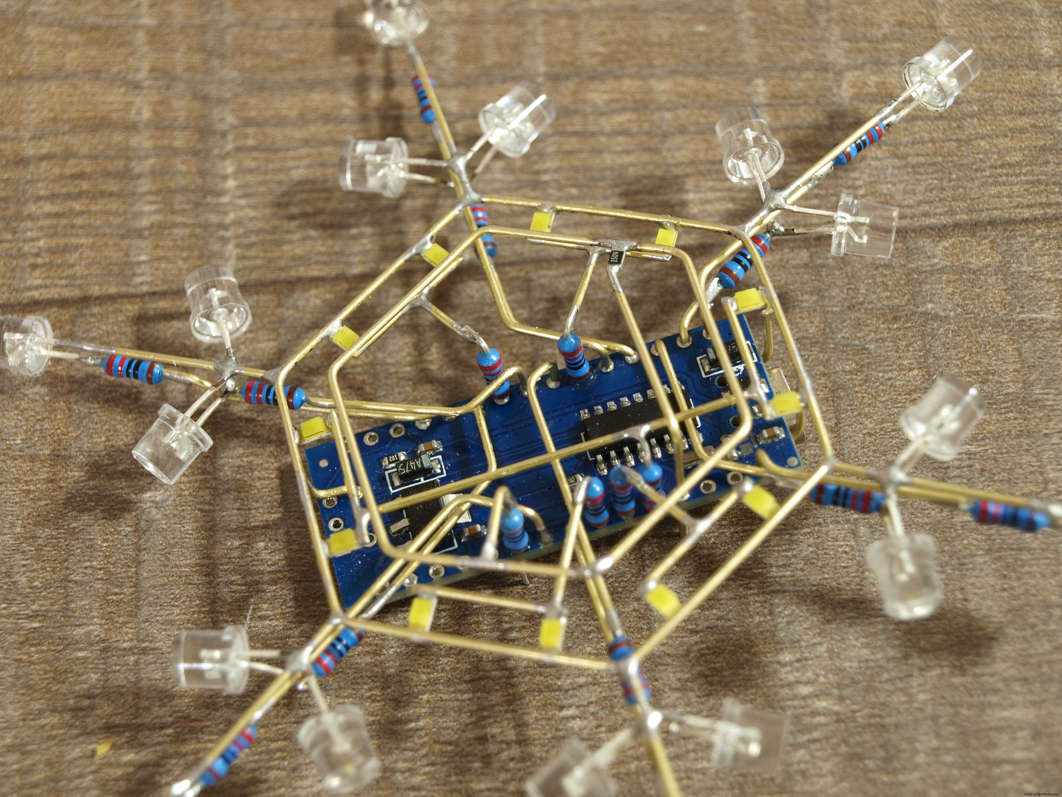 DIY Arduino Snowflake: 30‑LED LED Display Project