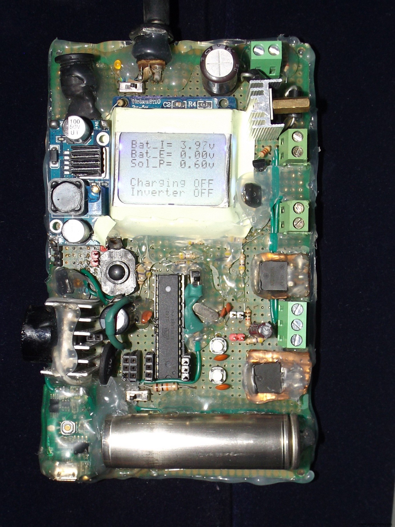 All-in-One Solar Power Hub: Charge Controller, Inverter, Power Bank & LED Lamp