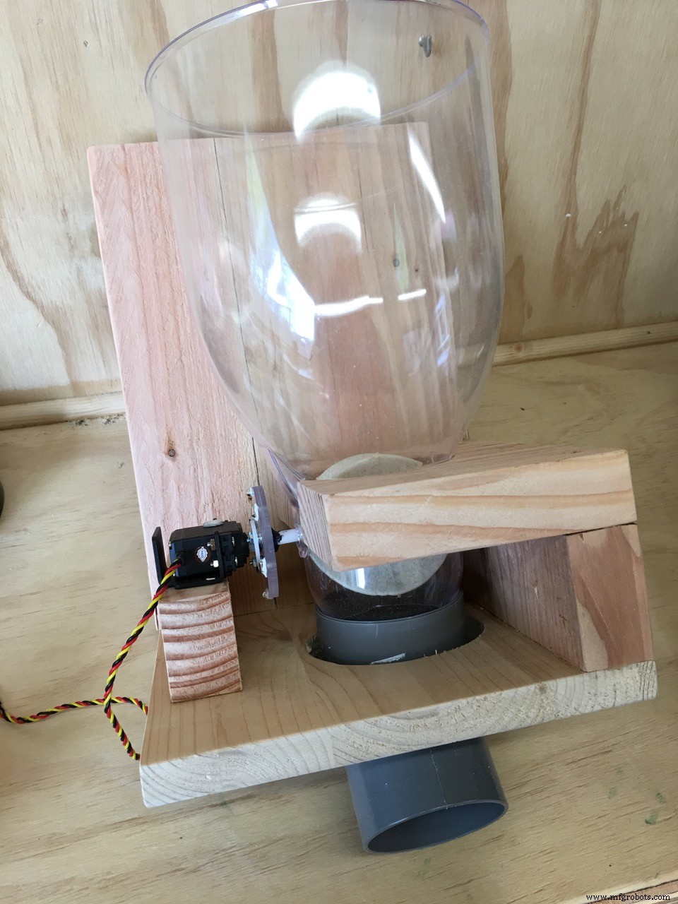 Build Your Own Smart Pet Feeder with Arduino Nano