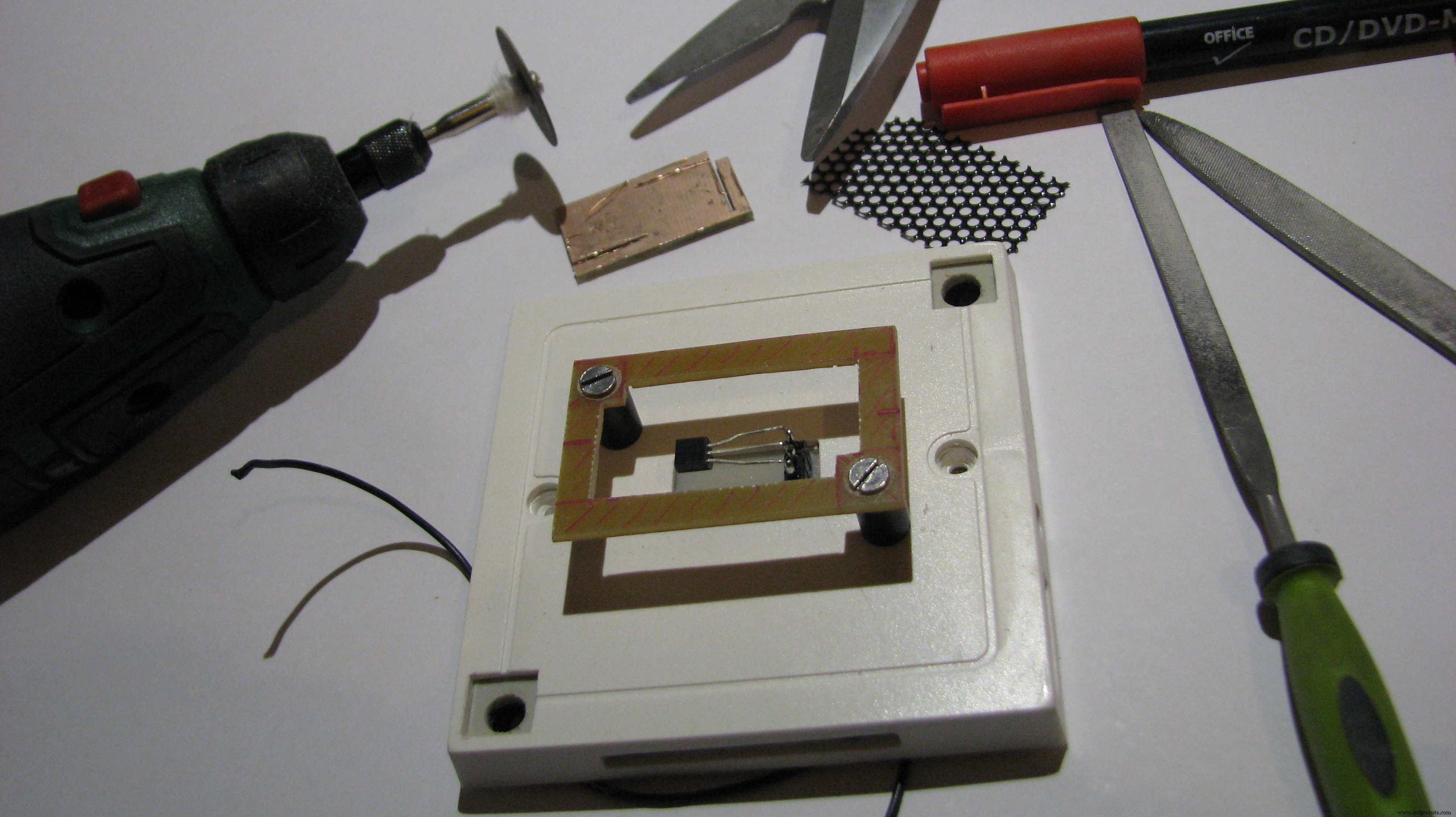 Bluetooth-Enabled Smart Thermostat & Lighting Control System