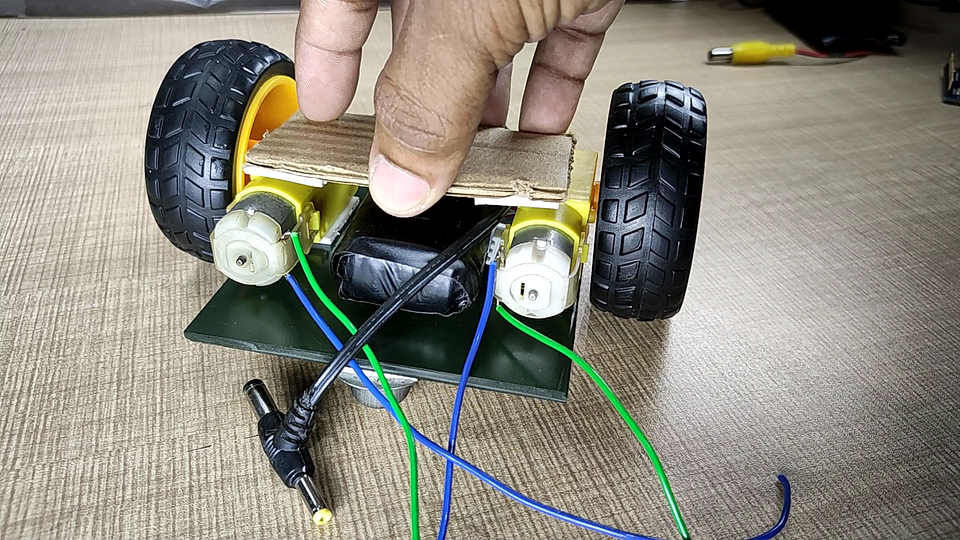 Build a Gesture‑Controlled Robot at Home with Arduino and MPU‑6050