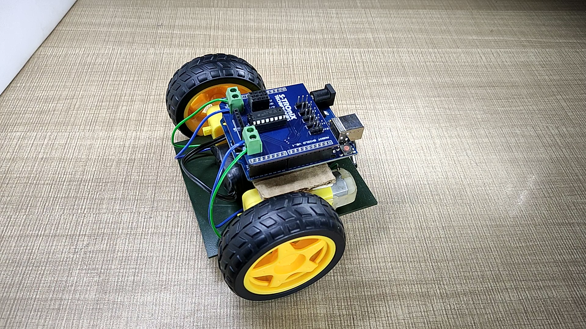 Build a Gesture‑Controlled Robot at Home with Arduino and MPU‑6050