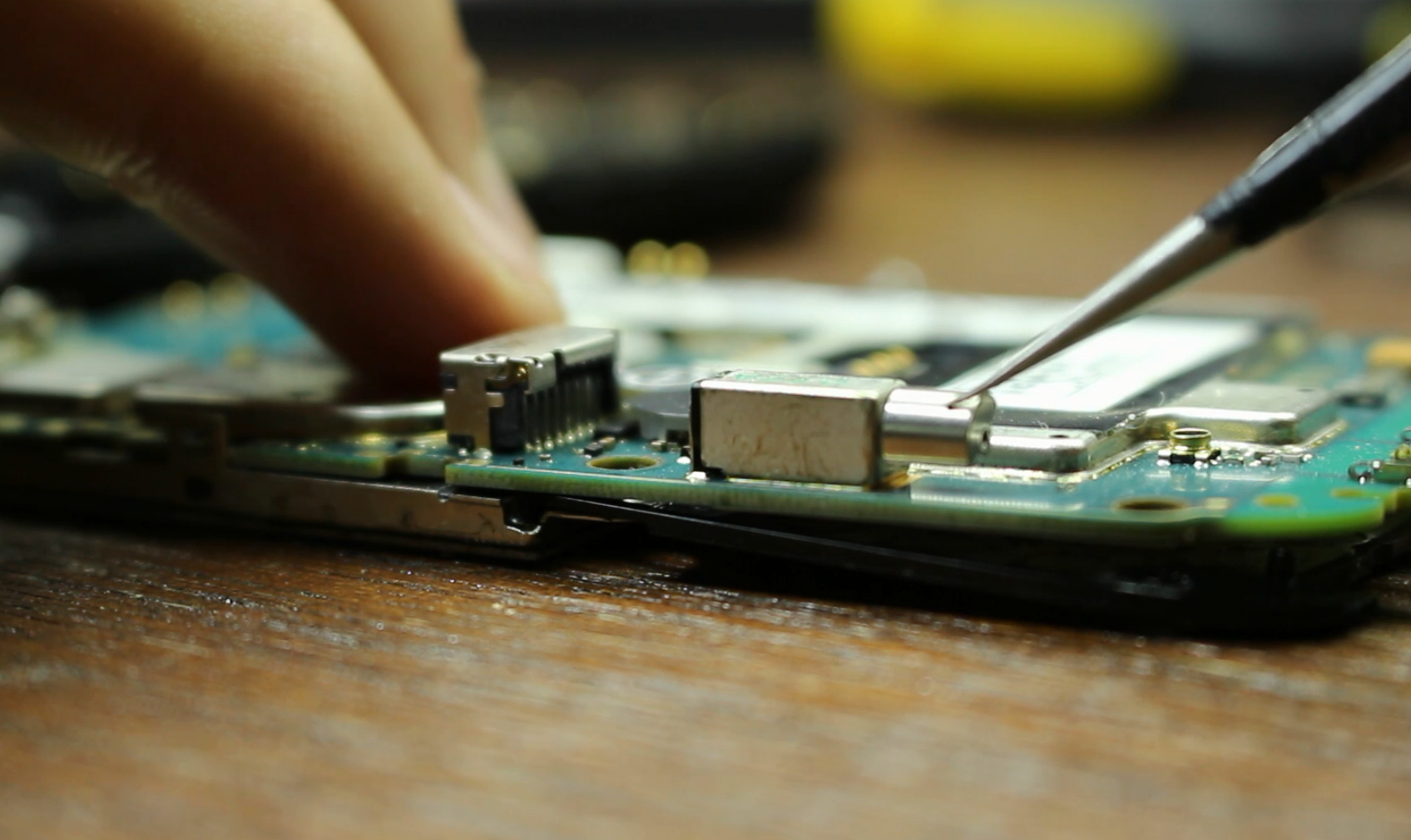 Why an Old Phone Beats Buying a GSM Module: A Smart, Cost‑Effective Alternative