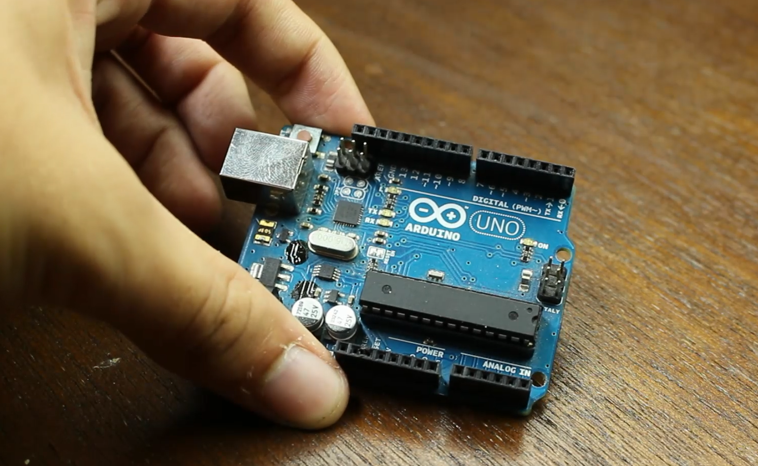 Why an Old Phone Beats Buying a GSM Module: A Smart, Cost‑Effective Alternative