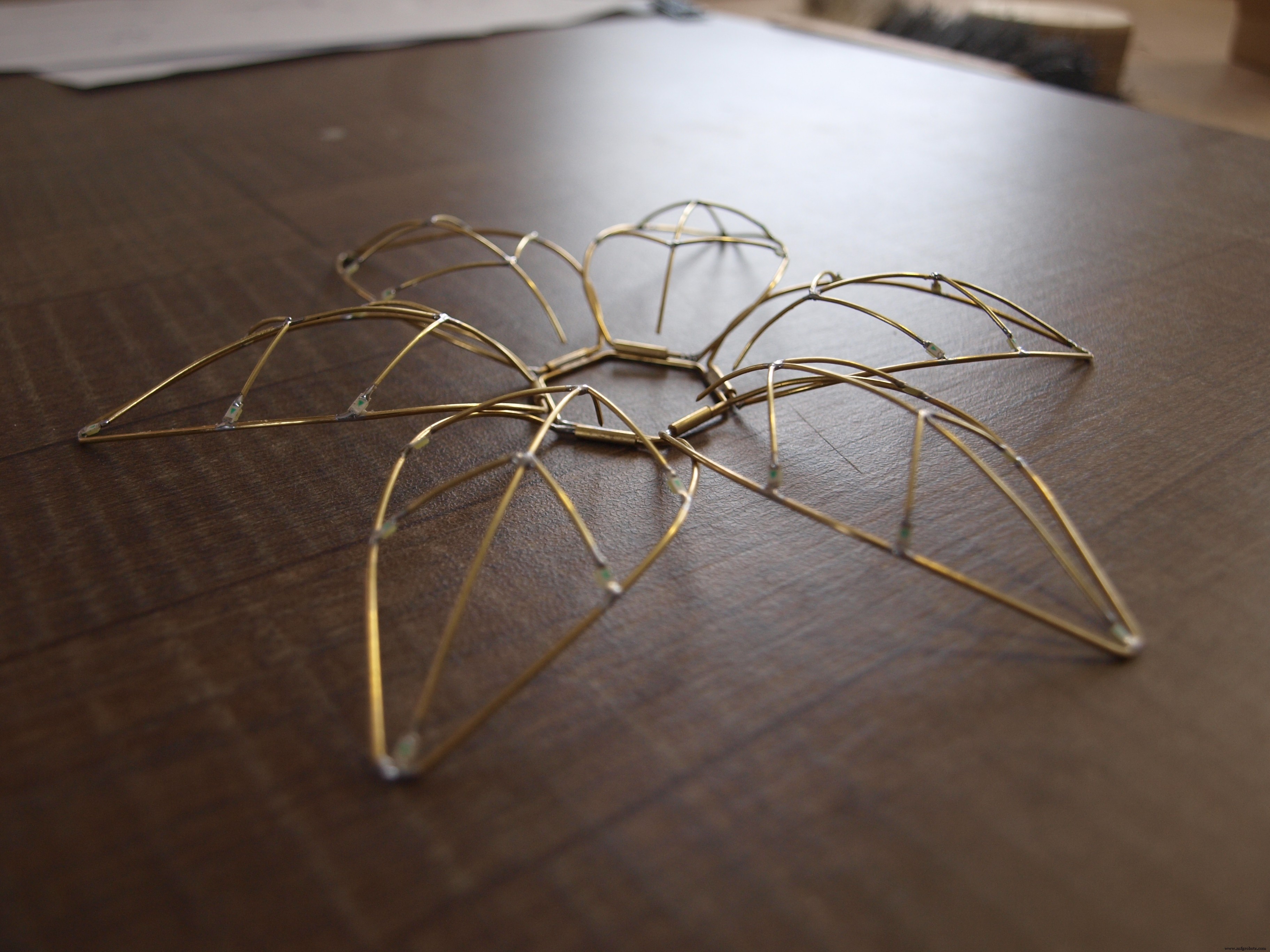 Ever Blooming Mechanical Tulip – Touch-Activated LED Flower