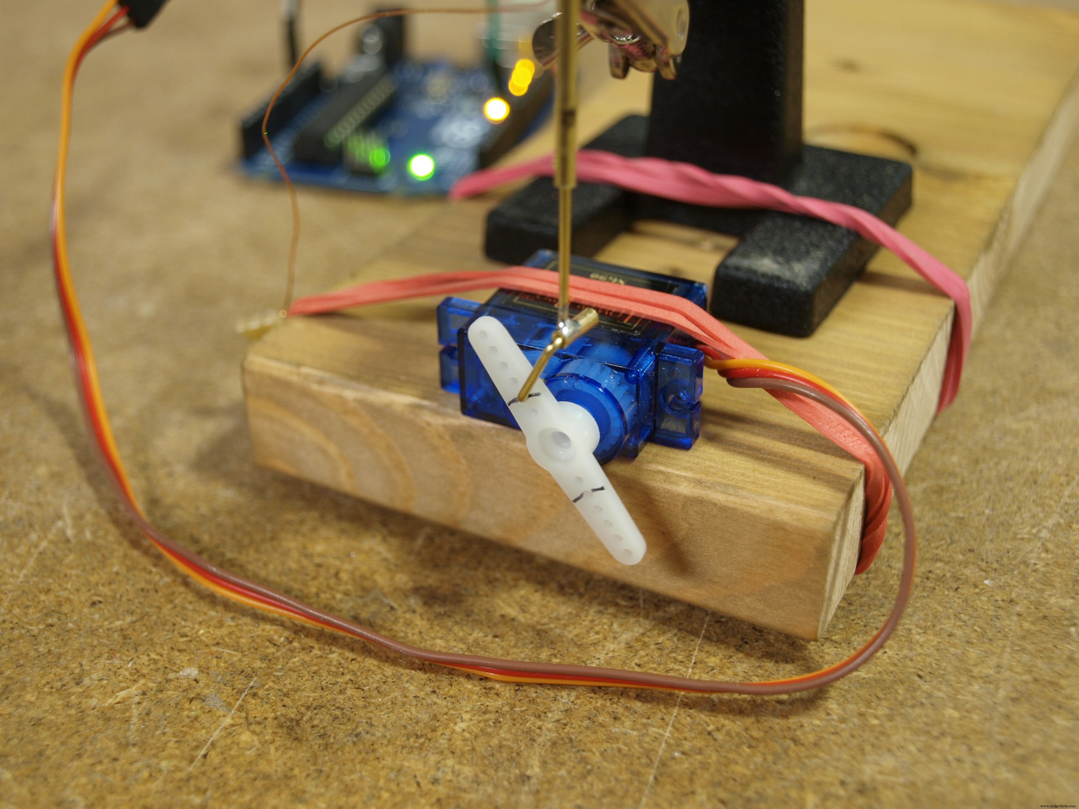 Ever Blooming Mechanical Tulip – Touch-Activated LED Flower