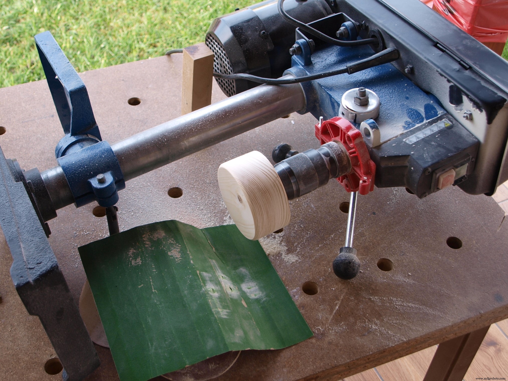 Ever Blooming Mechanical Tulip – Touch-Activated LED Flower