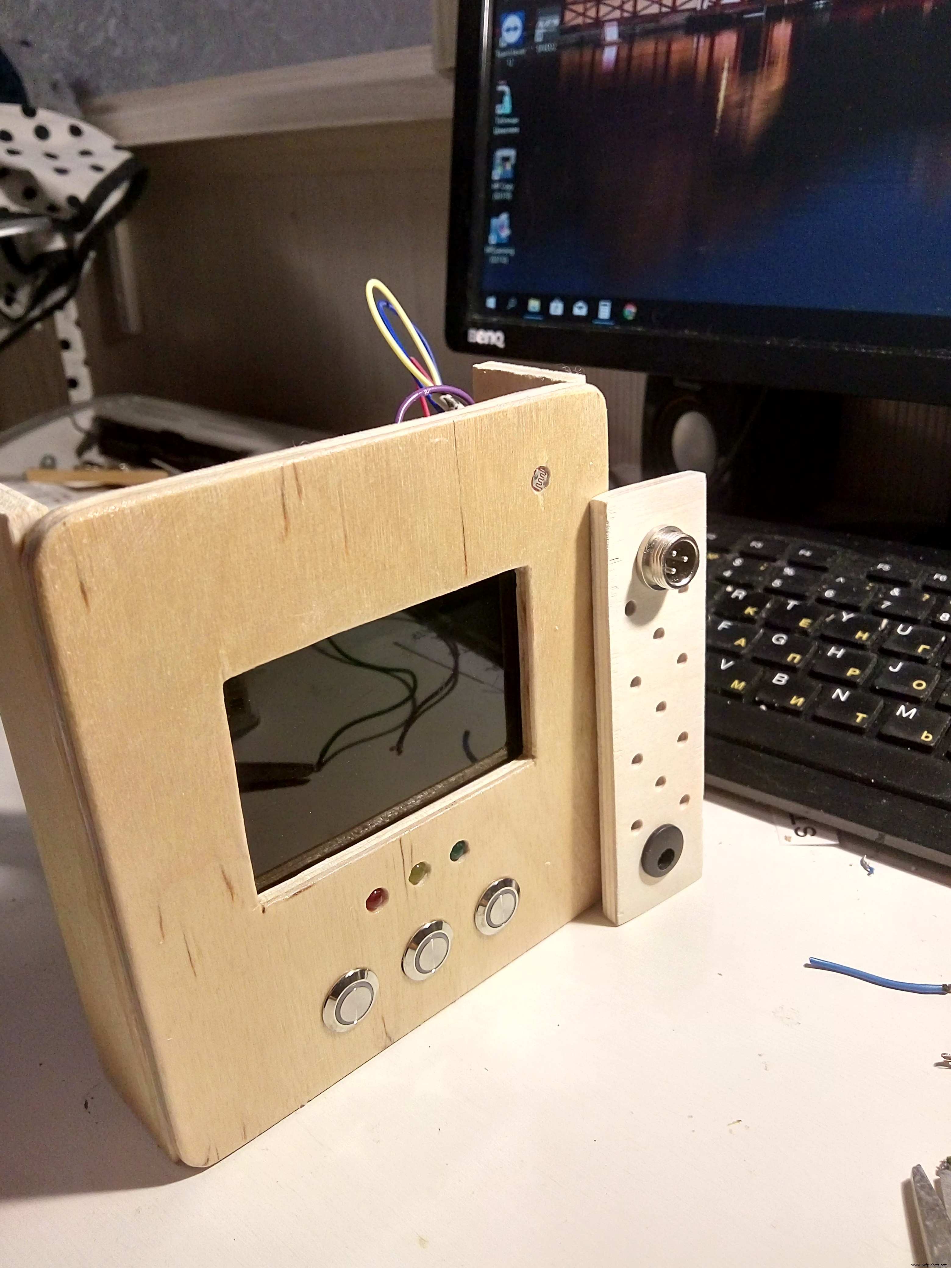 Air Surfer: DIY Air Quality Monitoring System with Arduino Mega 2560