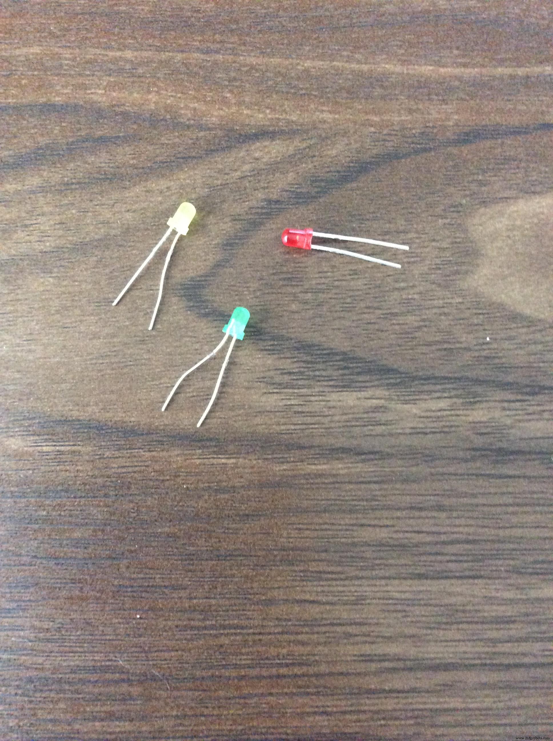 Build a Realistic Traffic Light Simulator with Arduino UNO