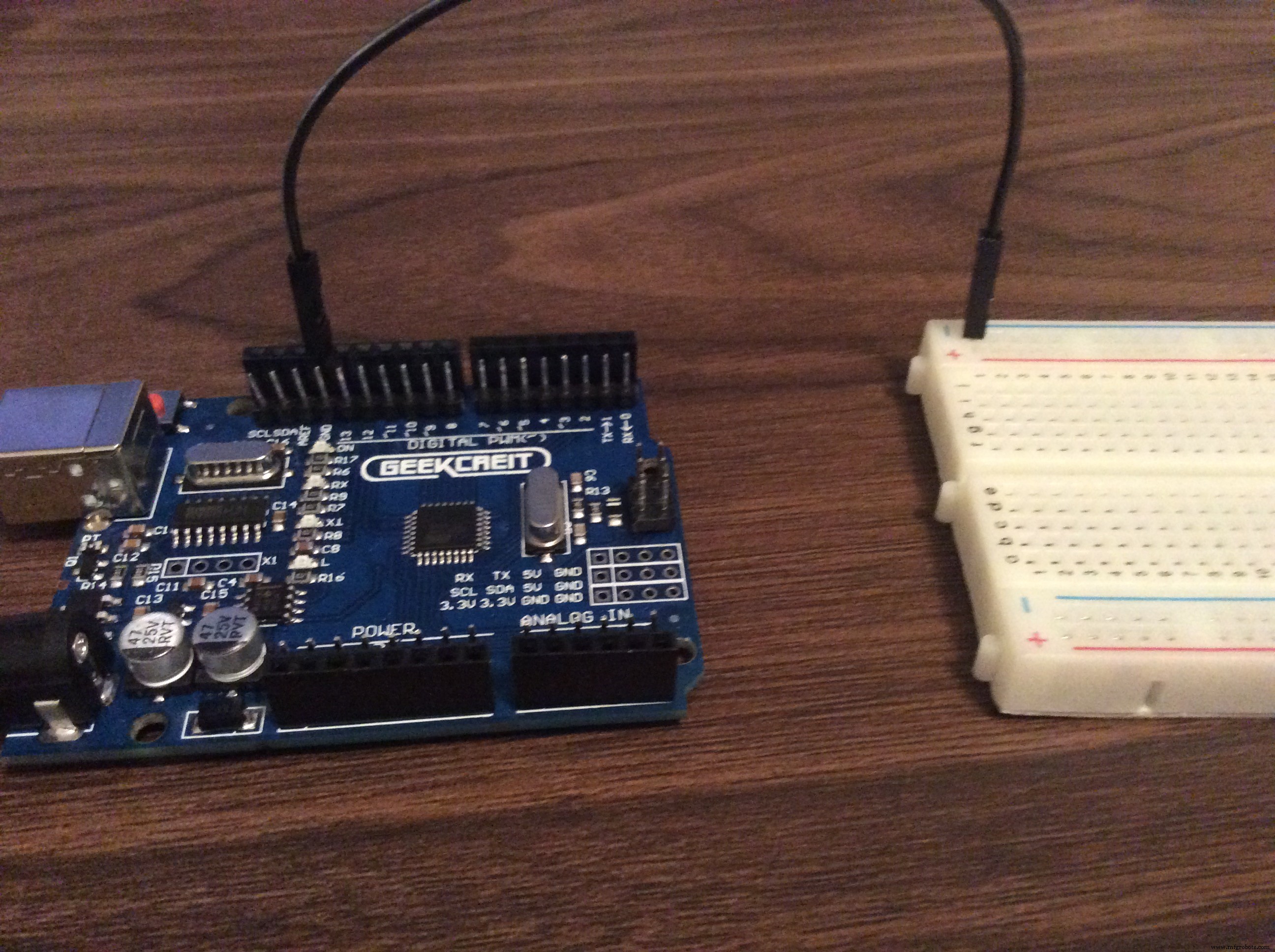 Build a Realistic Traffic Light Simulator with Arduino UNO
