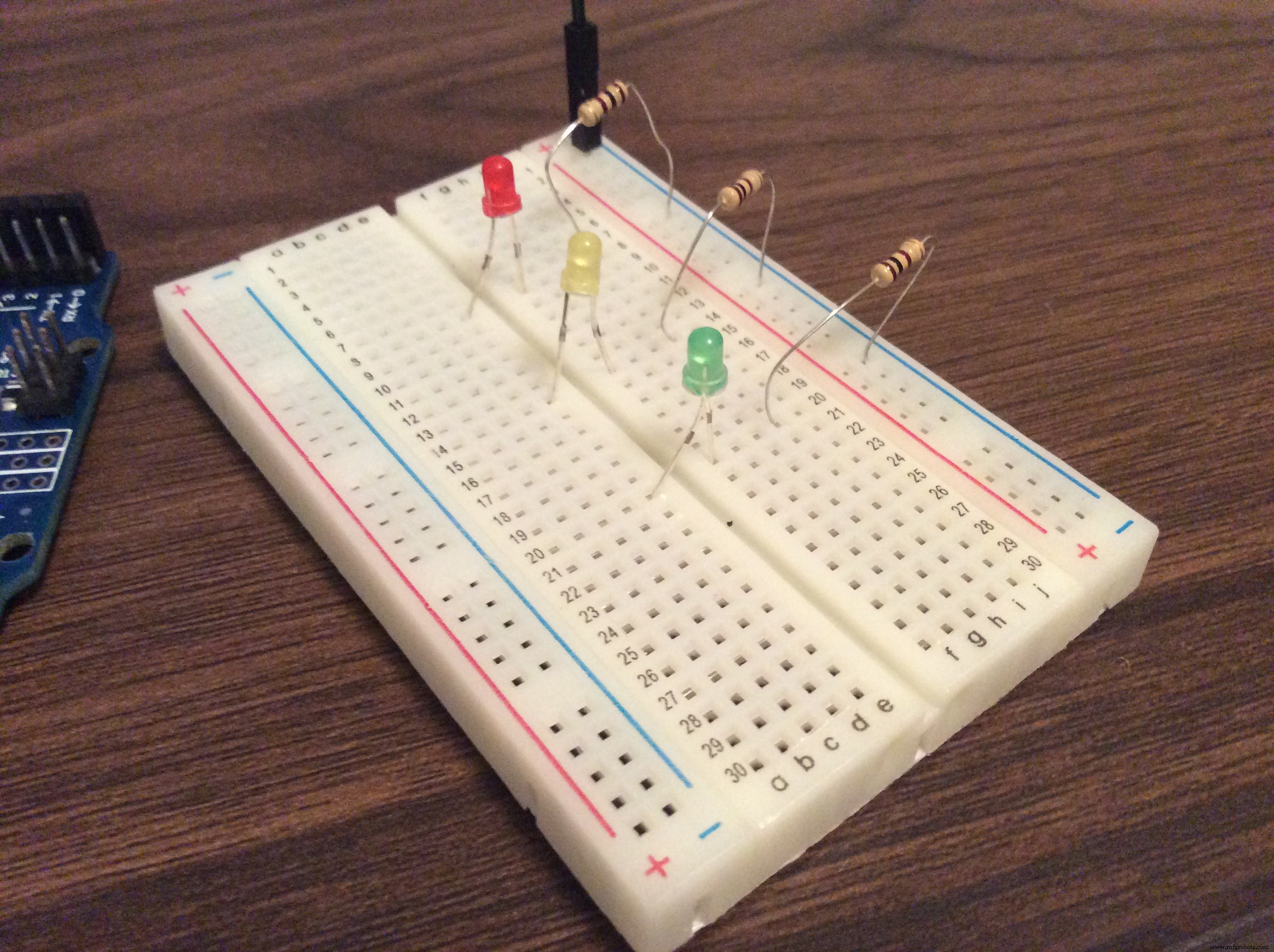 Build a Realistic Traffic Light Simulator with Arduino UNO