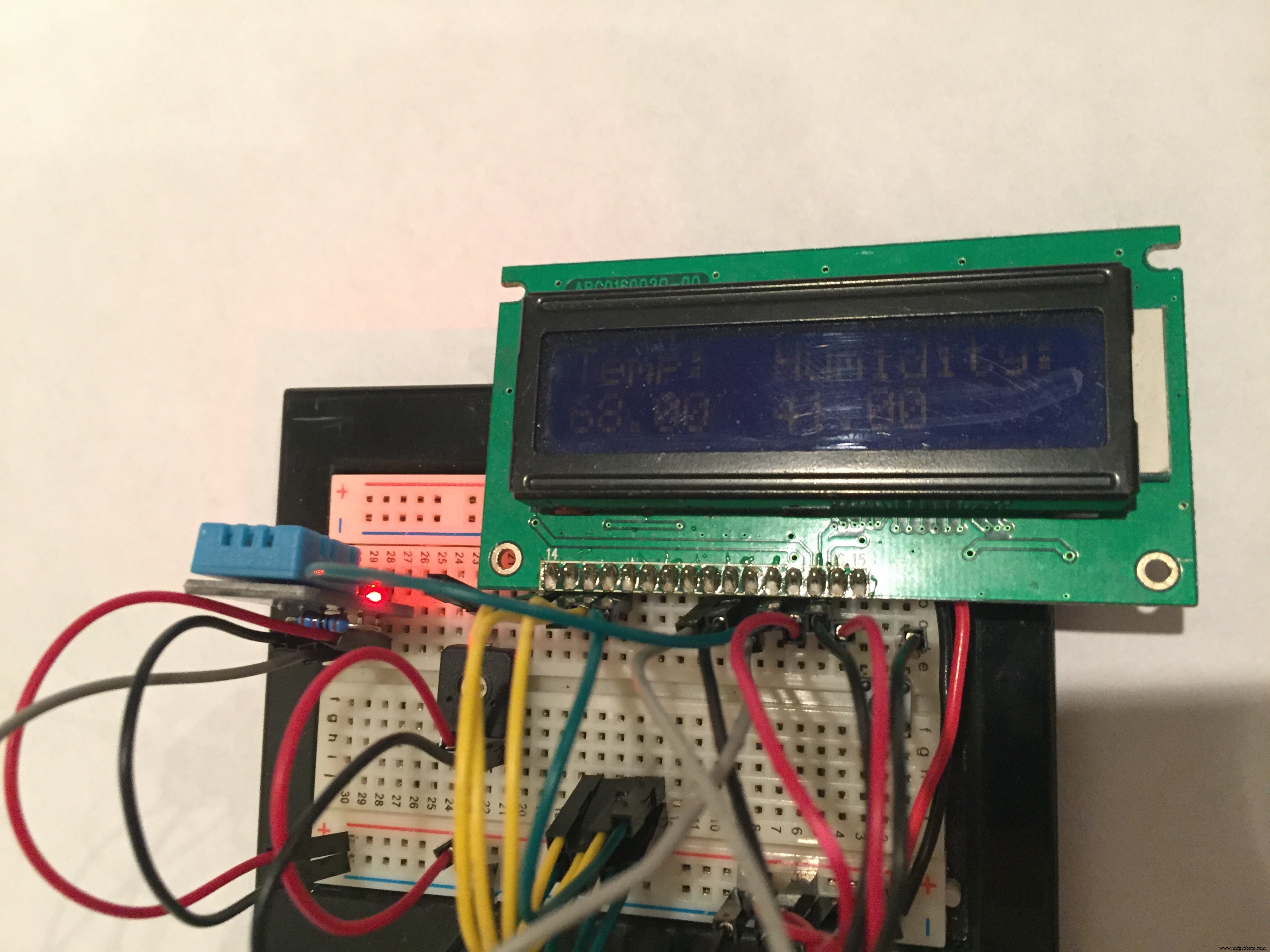 Portable Arduino-Based Temperature & Humidity Monitor with 16x2 LCD Display