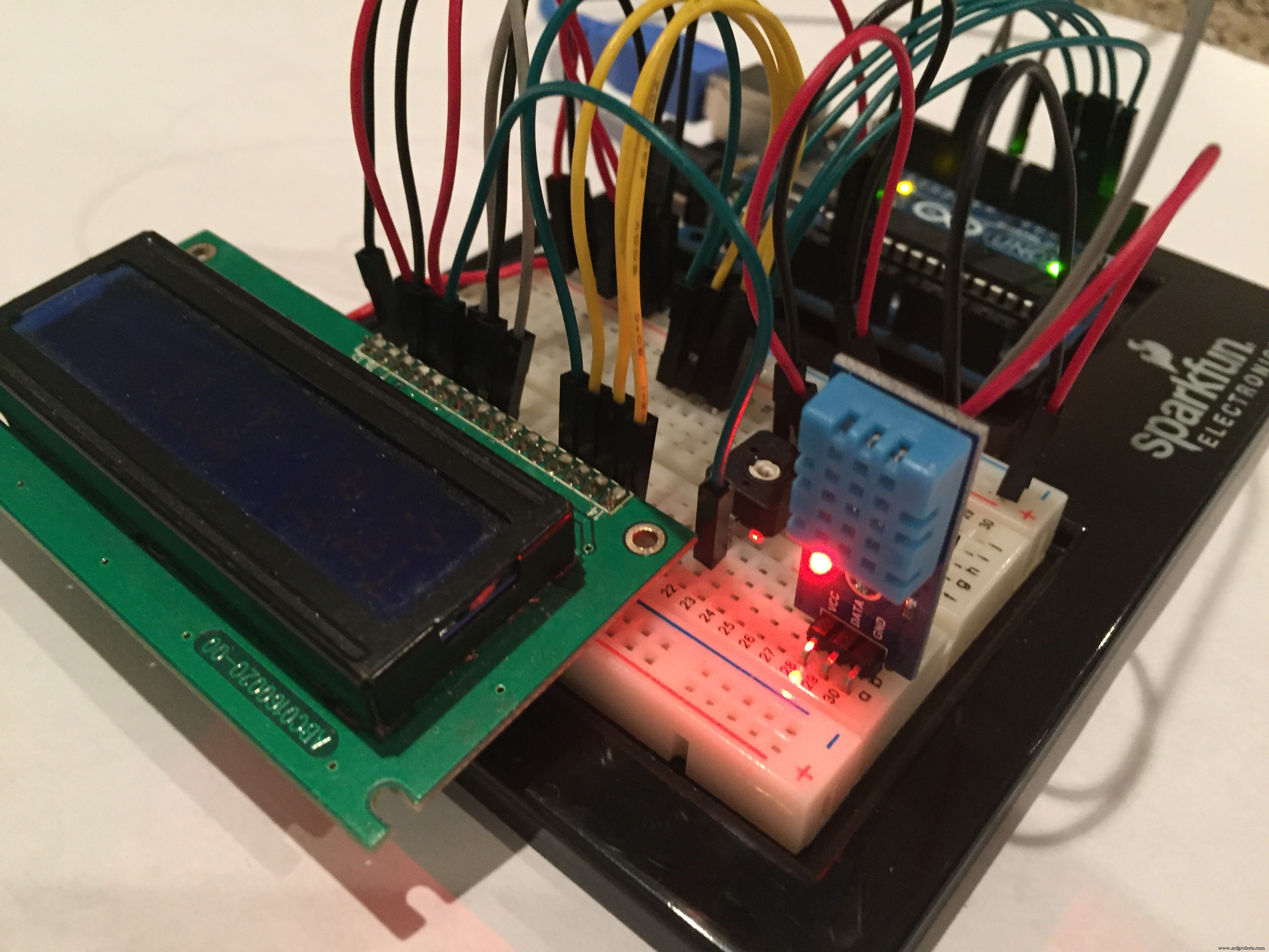Portable Arduino-Based Temperature & Humidity Monitor with 16x2 LCD Display