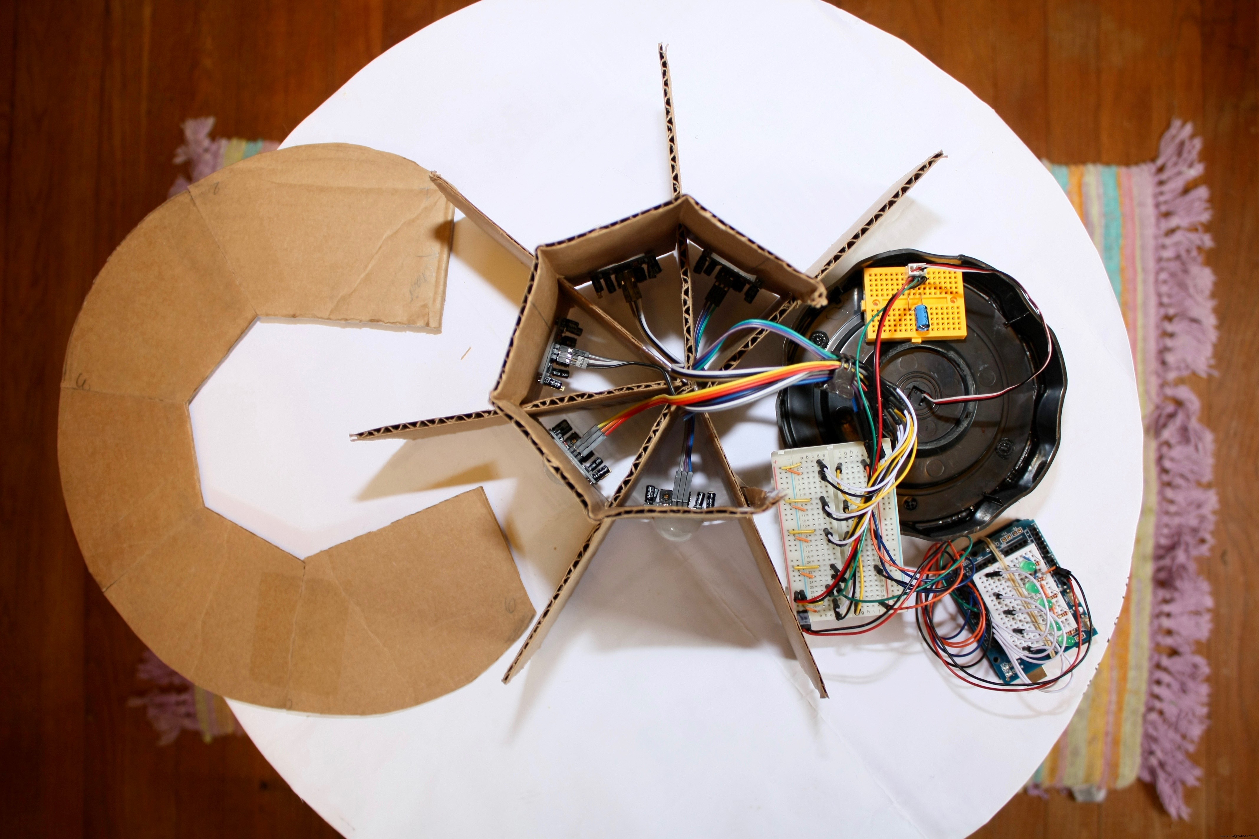 Automated Motion‑Tracking Camera Base with Arduino and Servo Control
