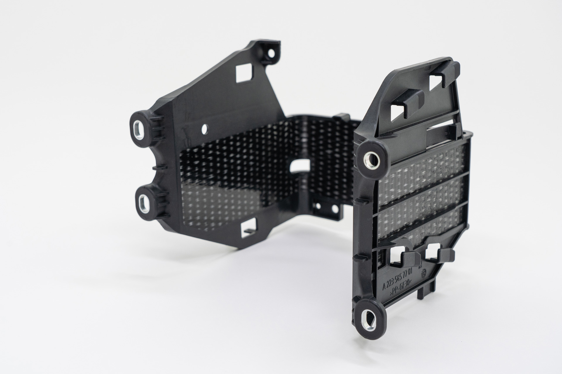Lanxess Showcases Tepex Composite in Structural Bracket for Mercedes-Benz S-Class
