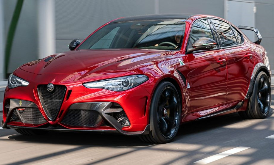 Hexcel & HP Composites Launch Class A Carbon‑Fiber Body Panels for Supercars