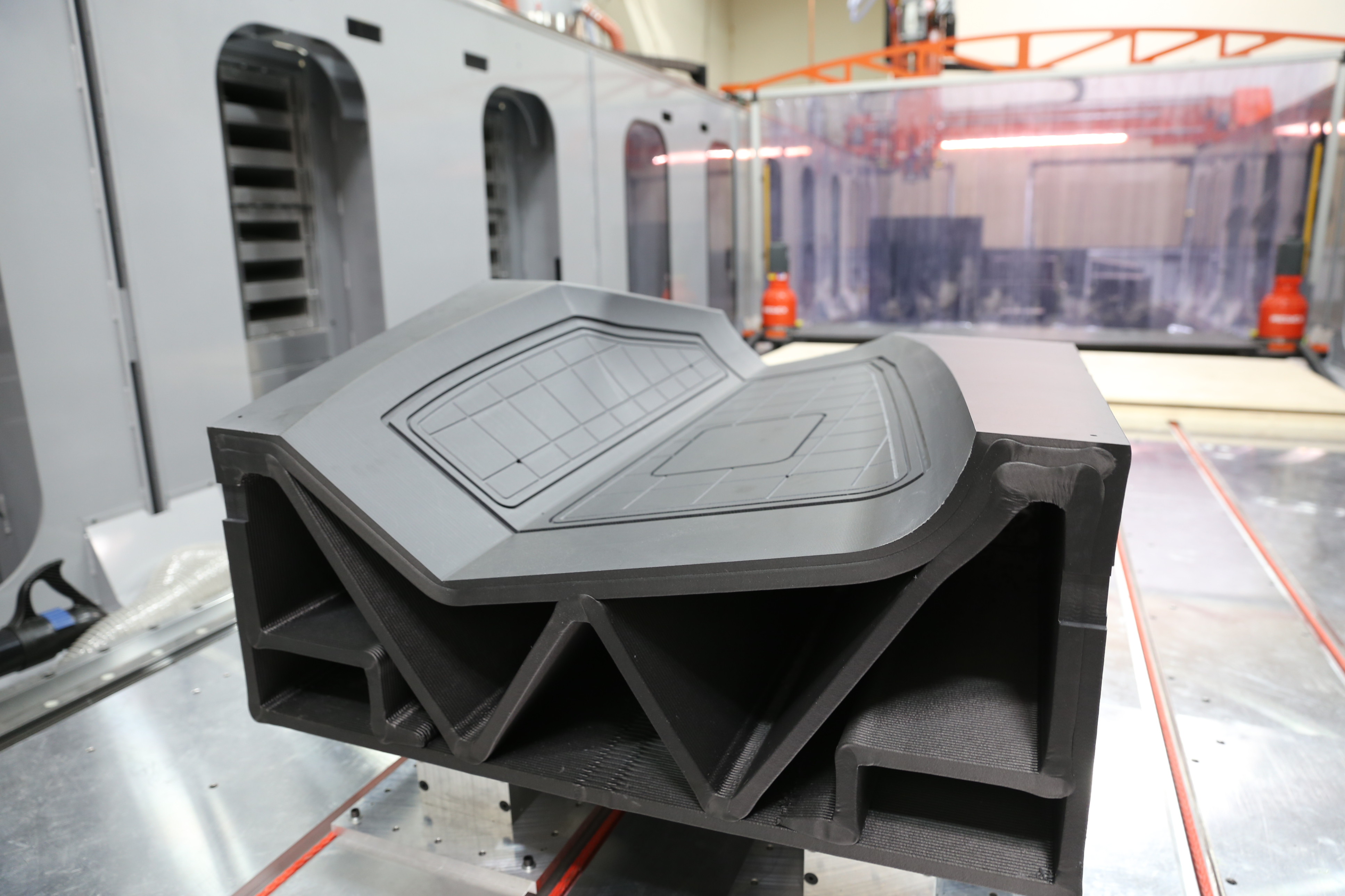 Large-Format AM Enhances Aerospace Flexibility