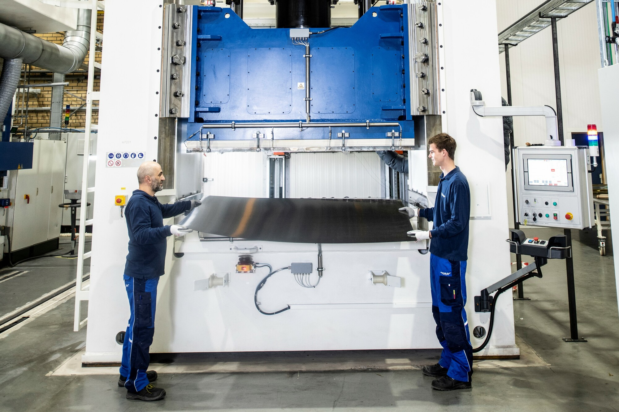 Toray Advanced Composites Boosts Thermoplastic Composite Production with New High-Heat Laminate Press