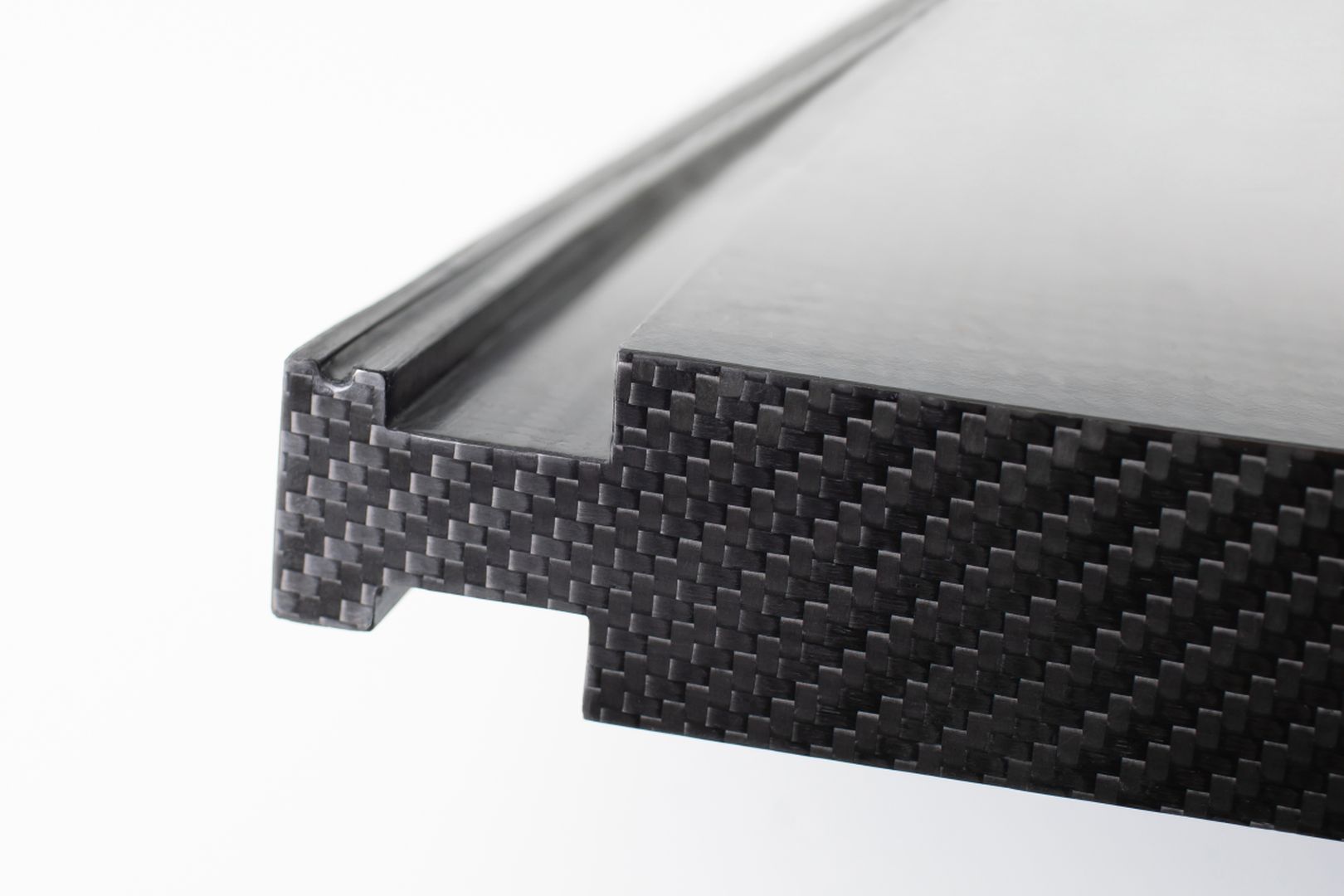 Revolutionizing Surgical Workstations: New Composite Table Design Boosts Efficiency and X‑ray Transparency