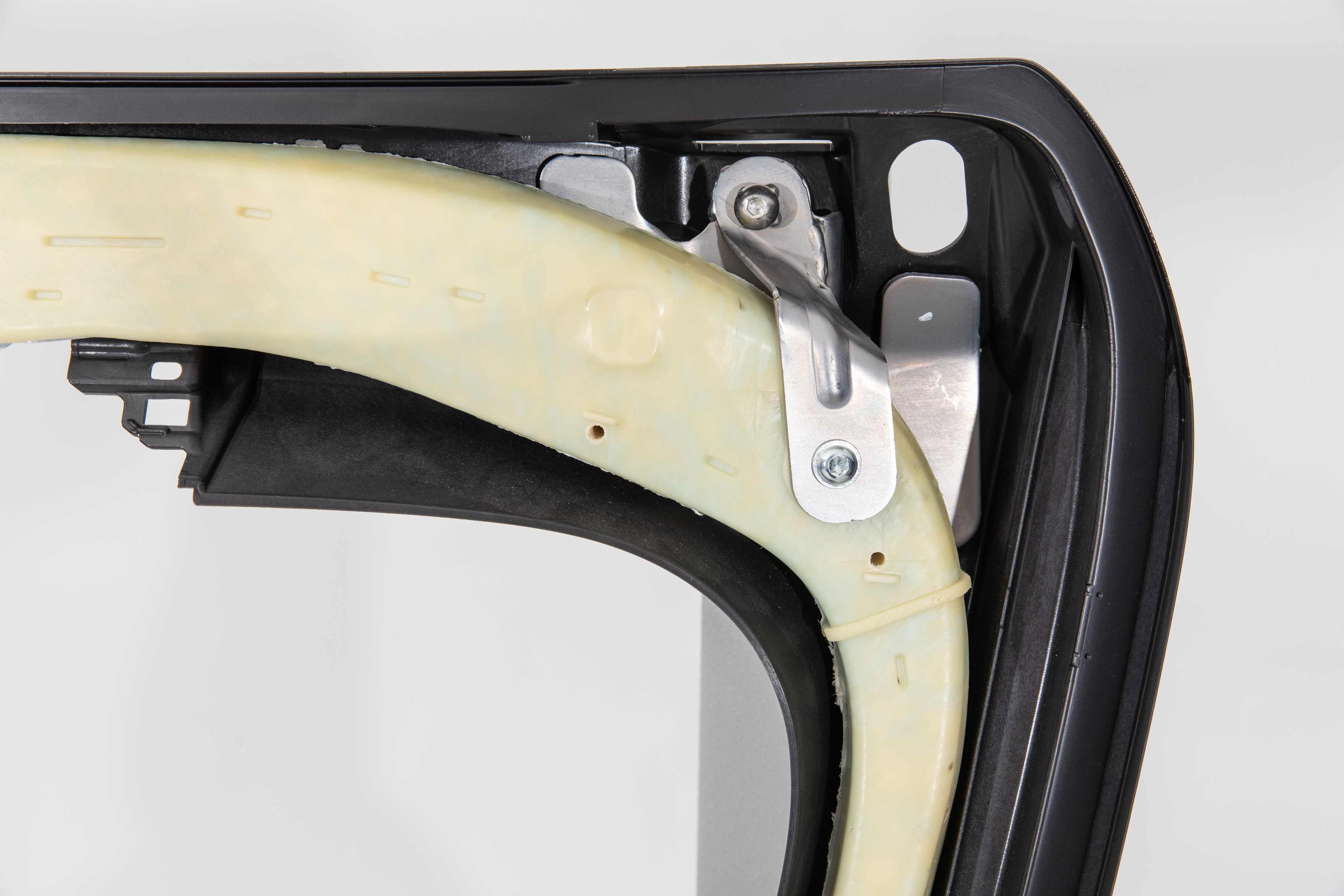 Revolutionizing Liftgate Design: A Test of Modified Filament Winding