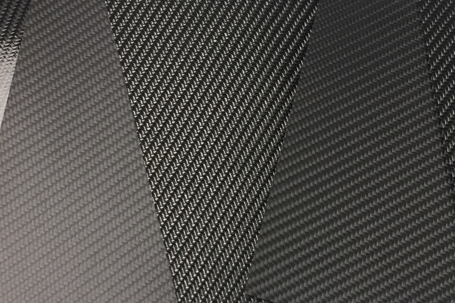 Flexible Carbon Fiber Plates: Boosting Performance & Reducing Weight in Athletic Footwear