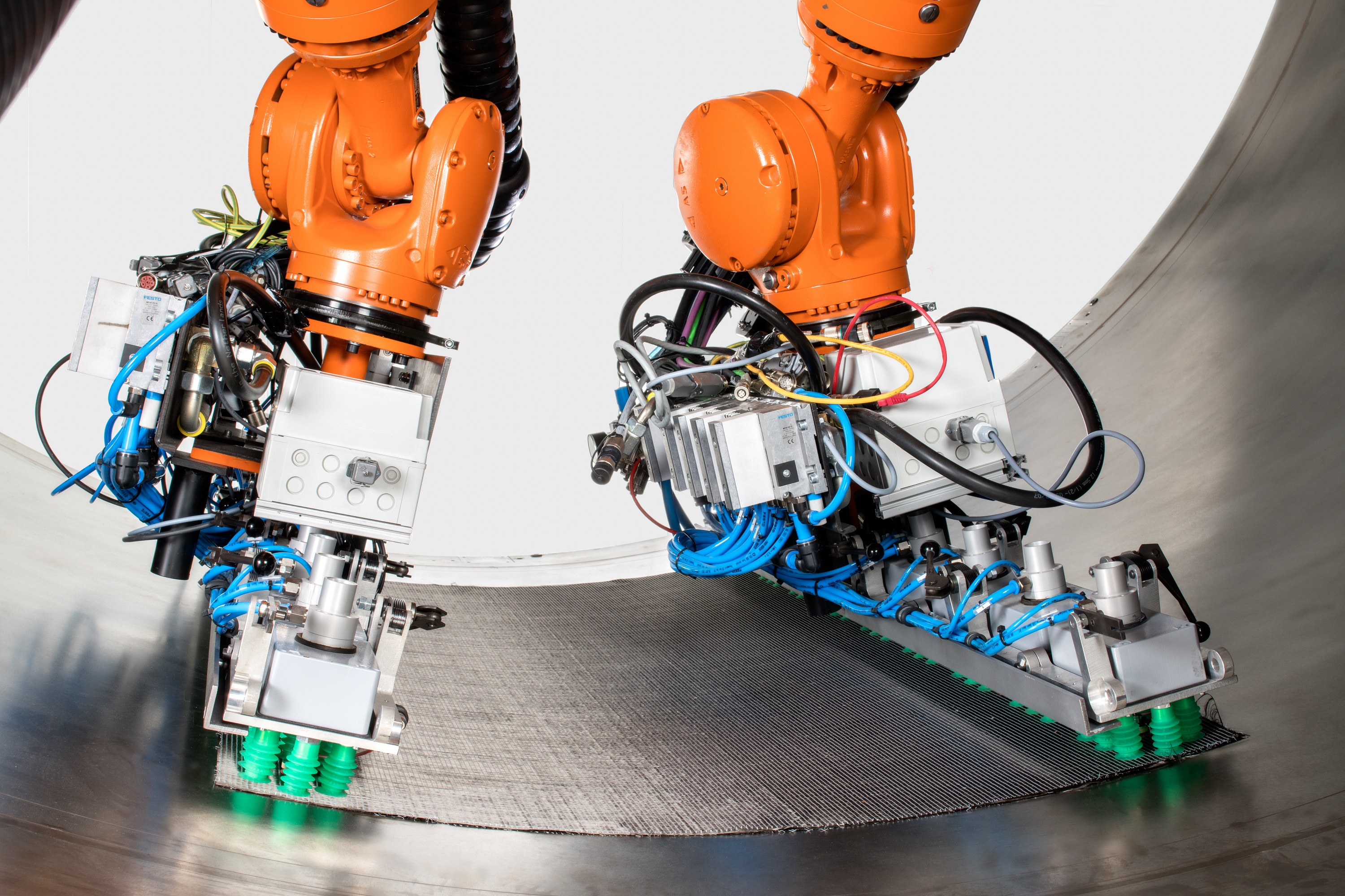 Automated Aerocomposites Production: Liquid Molding vs. Welded Thermoplastics – A Strategic Overview