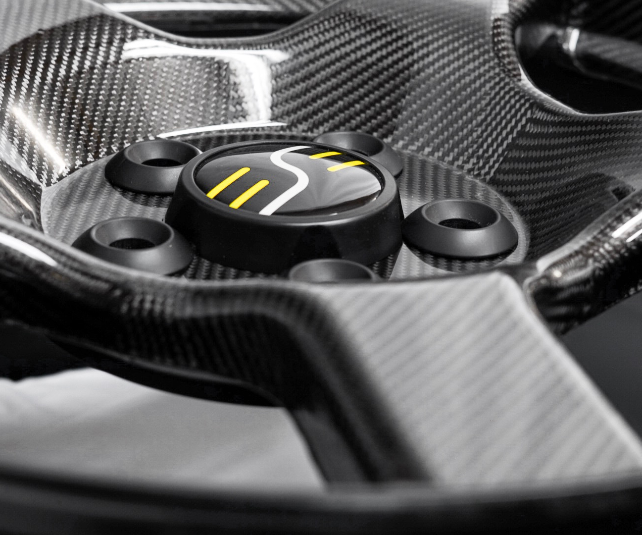 ESE E2: Revolutionary One‑Piece Carbon Fiber Wheel Ready for Performance
