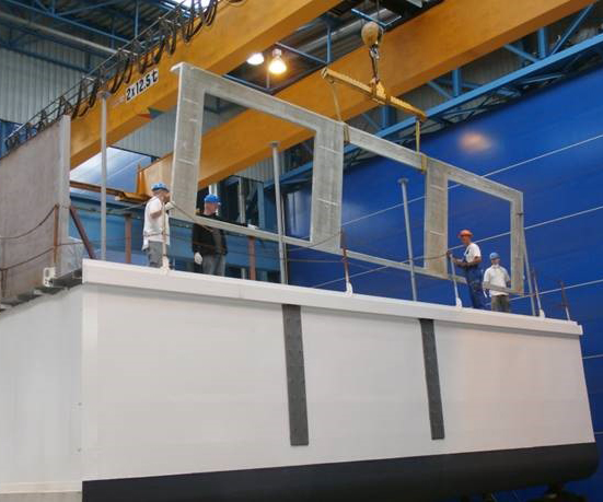 Composite Deck Cuts River Ship Draft by 45%, Boosting Efficiency