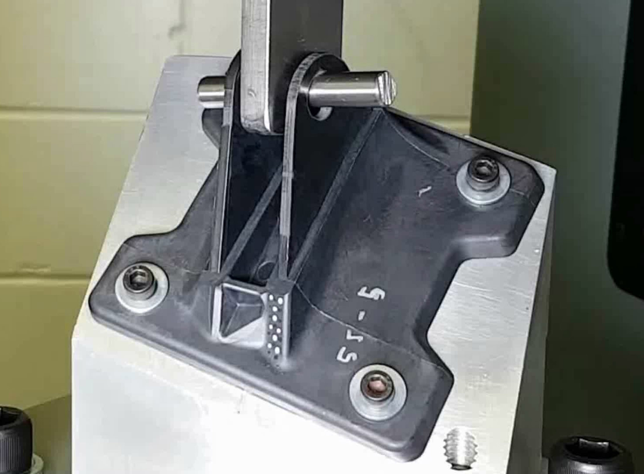 Thermoplastics Drive Significant Weight Savings in Modern Aircraft