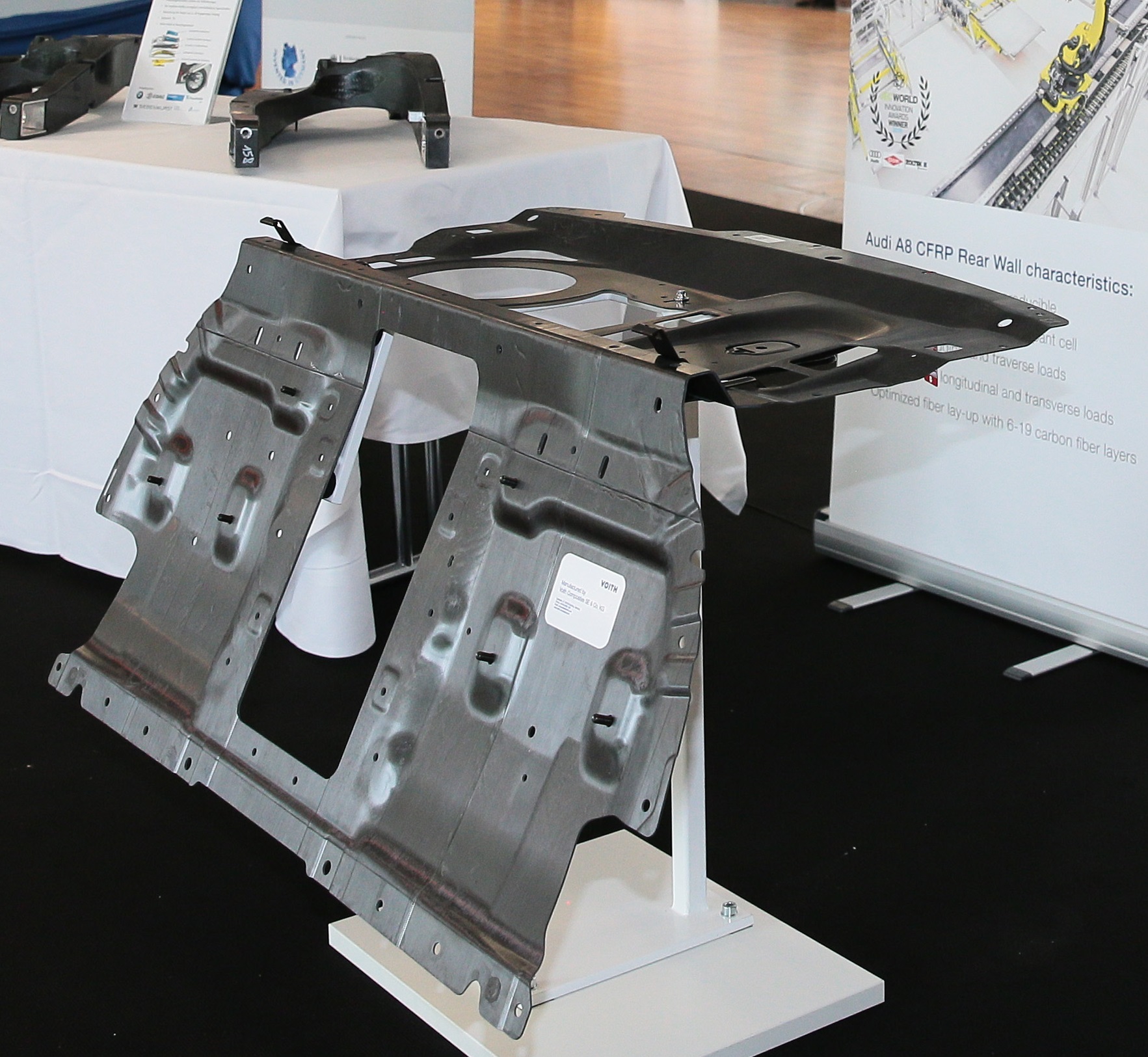 DLR s Flappybot: Revolutionizing Composite Manufacturing at the 2019 Convention