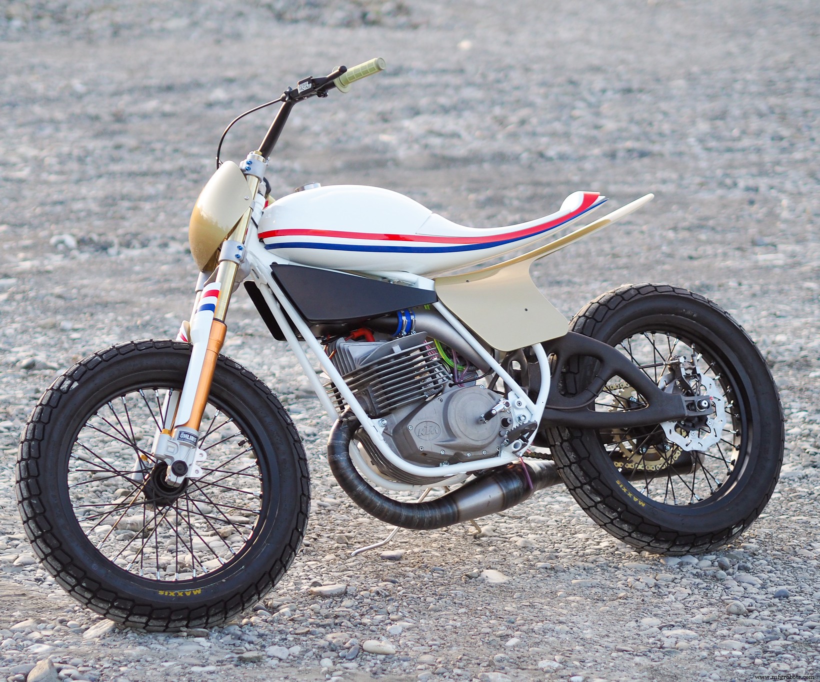 Carboni e Metalli Unveils Award-Winning Lunar Project Composite Motorcycle